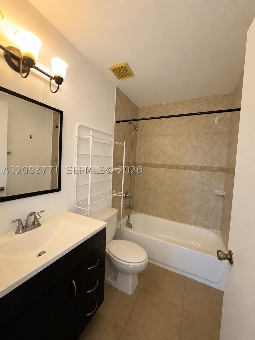 CARIBE LAKES PHASE I - Residential Lease