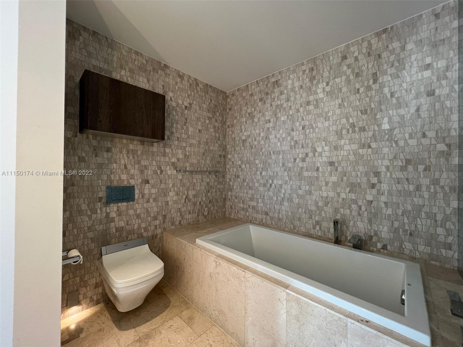 REACH CONDO - Residential