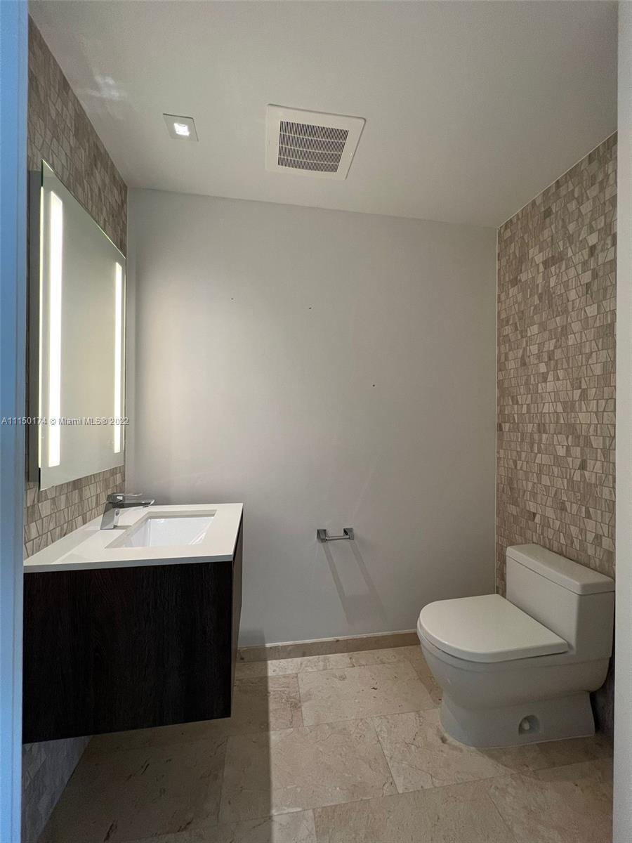 REACH CONDO - Residential