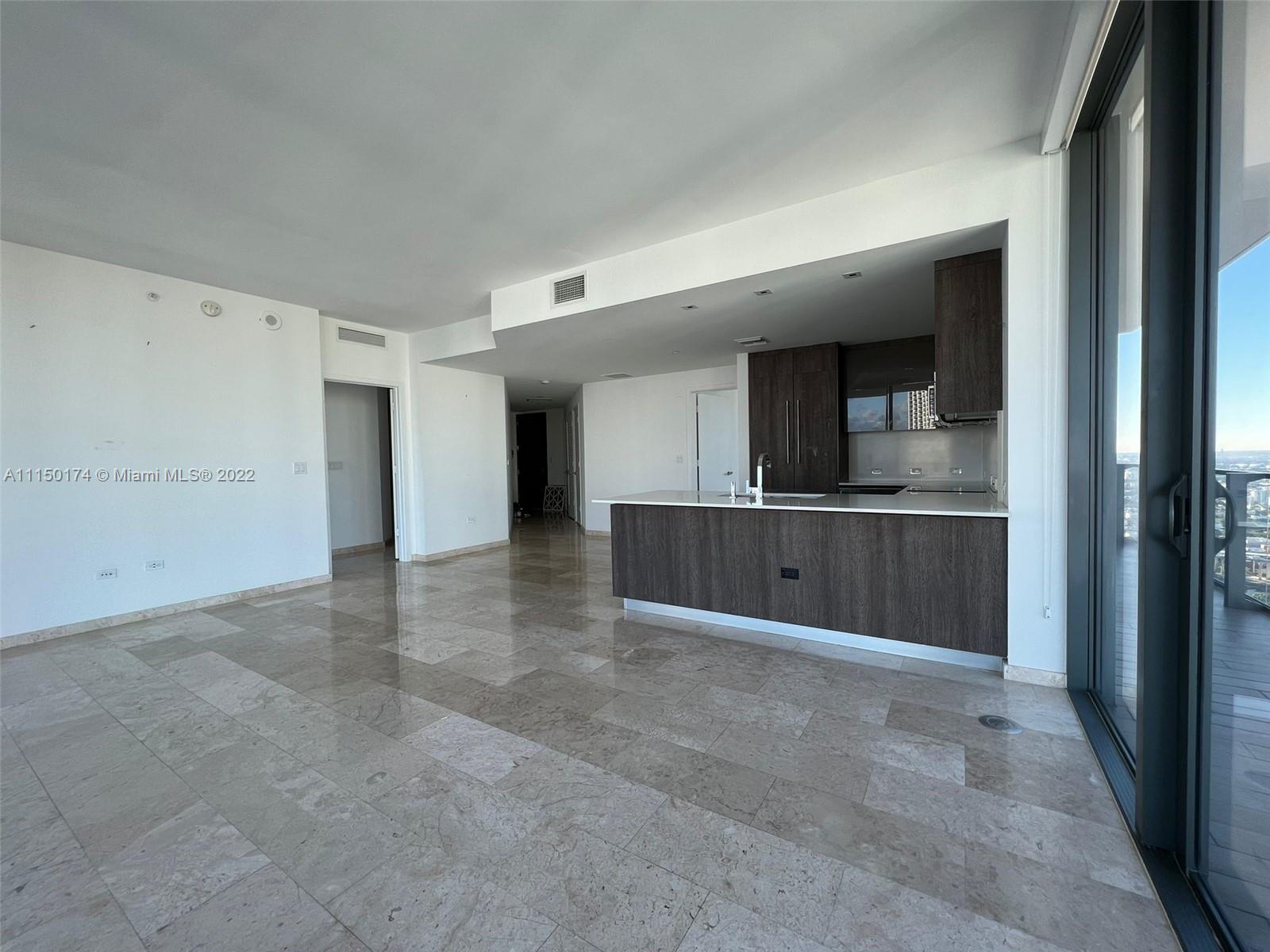 REACH CONDO - Residential