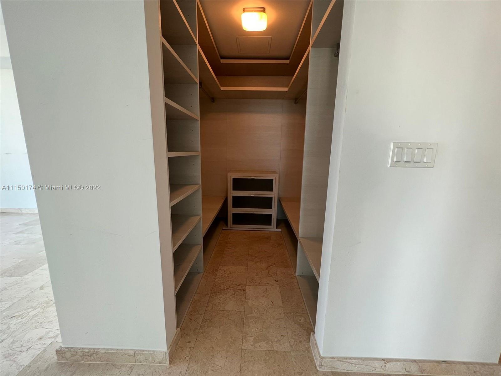 REACH CONDO - Residential