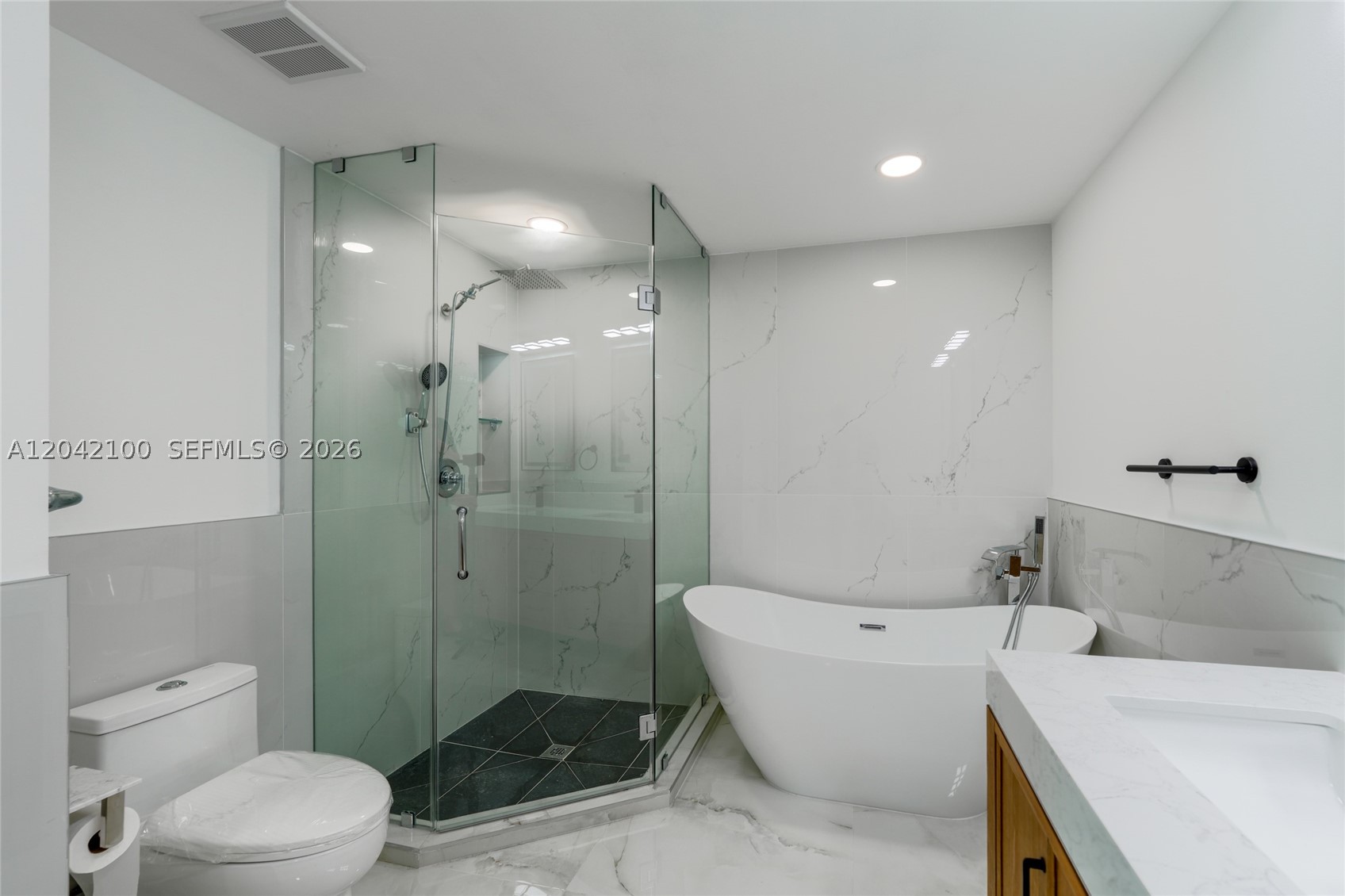 360 CONDO C - Residential Lease