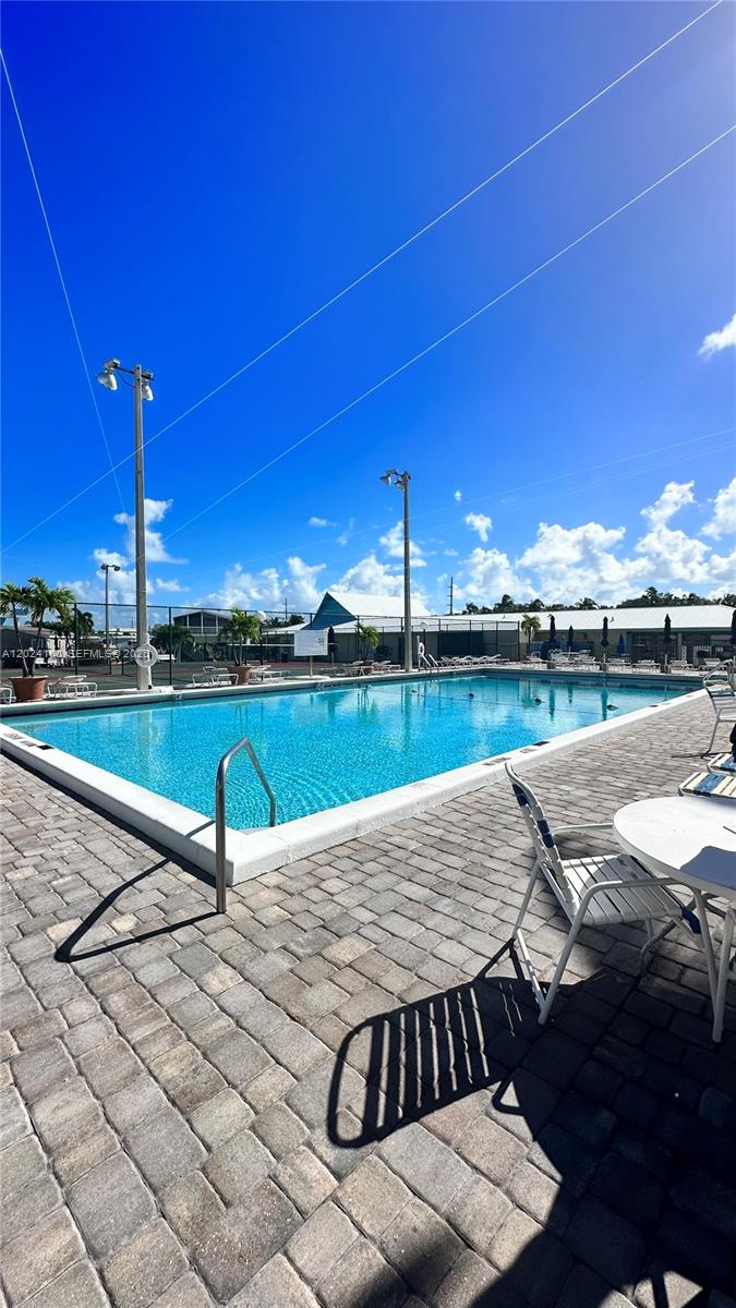 LONG KEY PROJ PROP LINE S - Residential