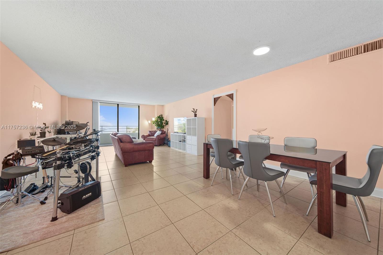 OLYMPUS CONDO PHASE - Residential