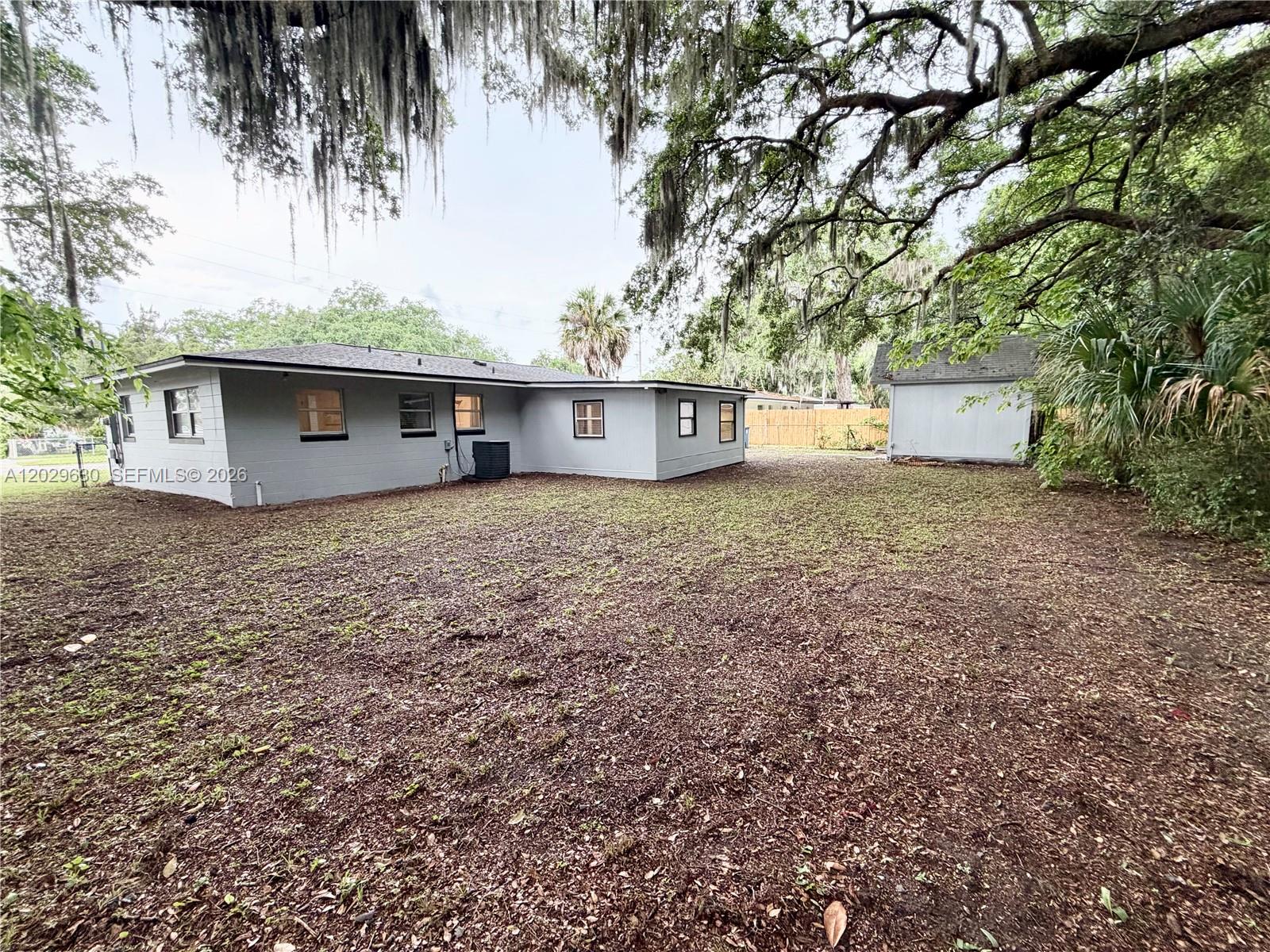 TOWNHOUSES SHORES CONDO - Residential