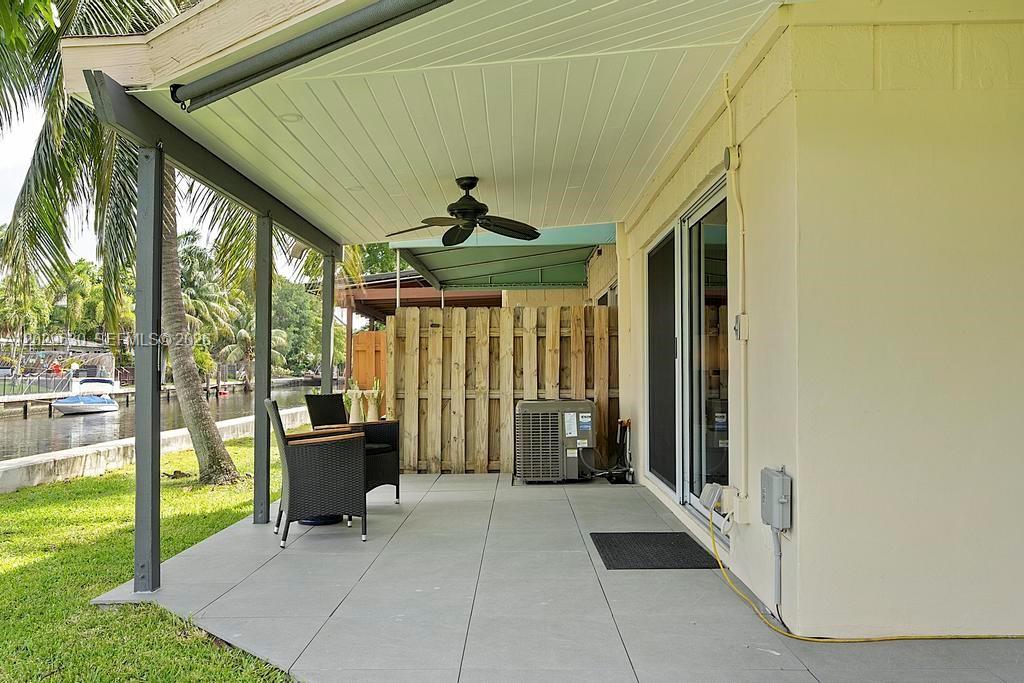 TOWNHOUSES SHORES CONDO - Residential