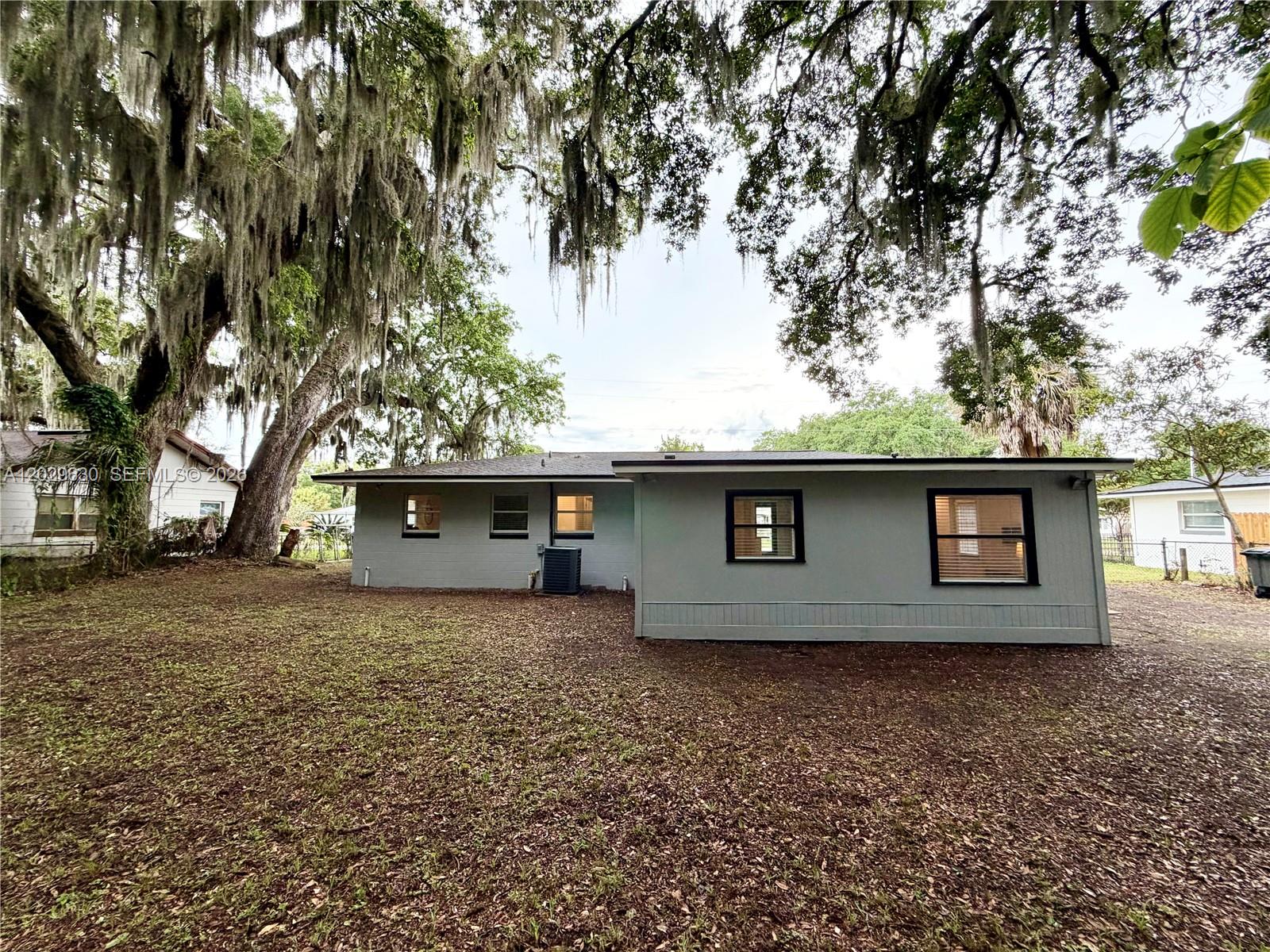 TOWNHOUSES SHORES CONDO - Residential