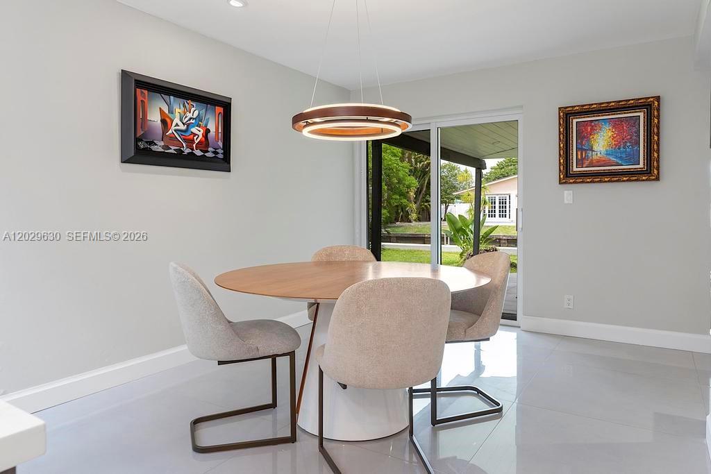 TOWNHOUSES SHORES CONDO - Residential