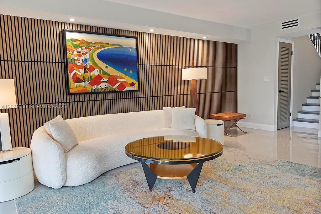 TOWNHOUSES SHORES CONDO - Residential