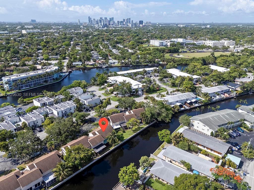 TOWNHOUSES SHORES CONDO - Residential