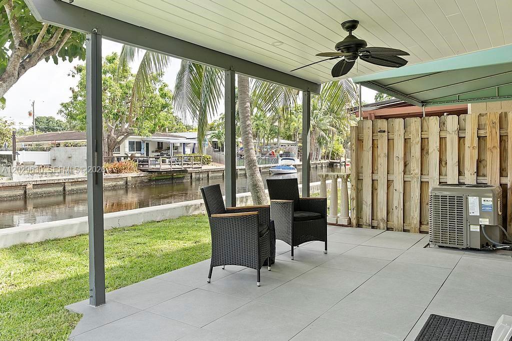 TOWNHOUSES SHORES CONDO - Residential