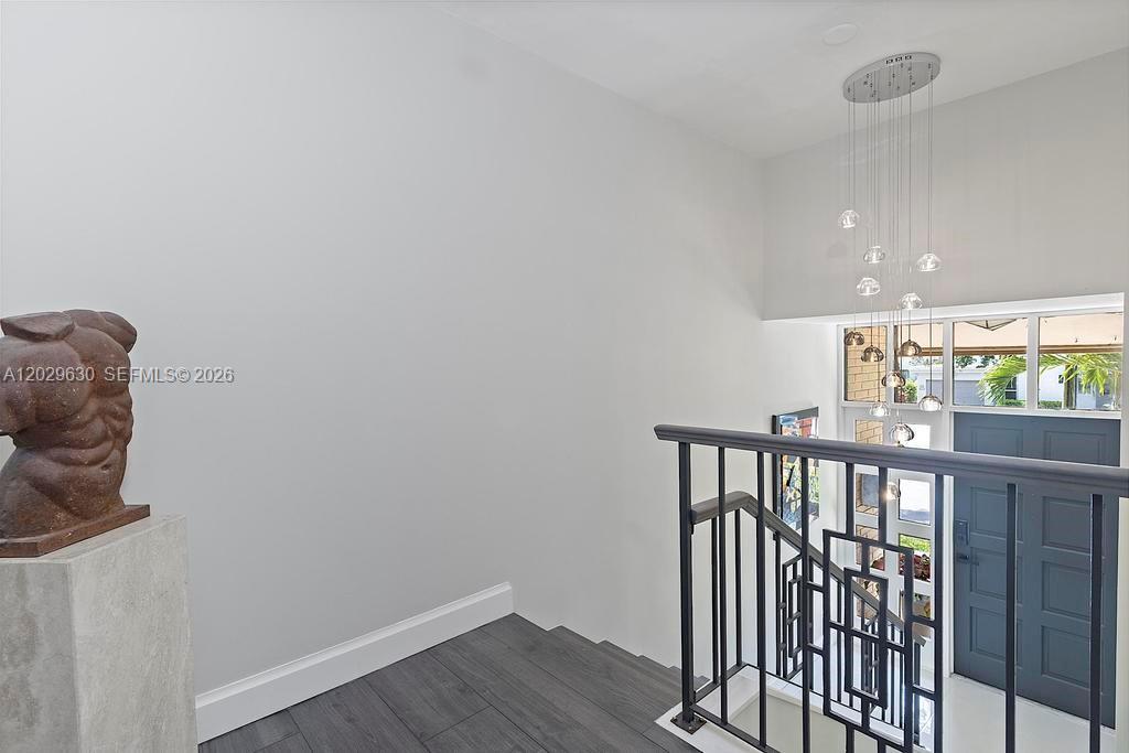 TOWNHOUSES SHORES CONDO - Residential