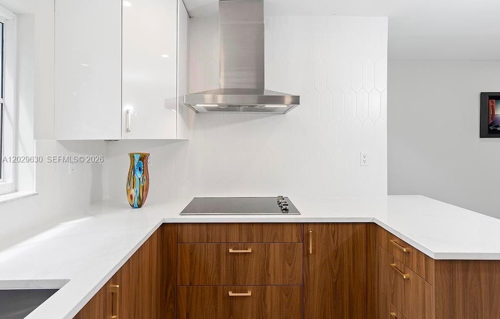 TOWNHOUSES SHORES CONDO - Residential