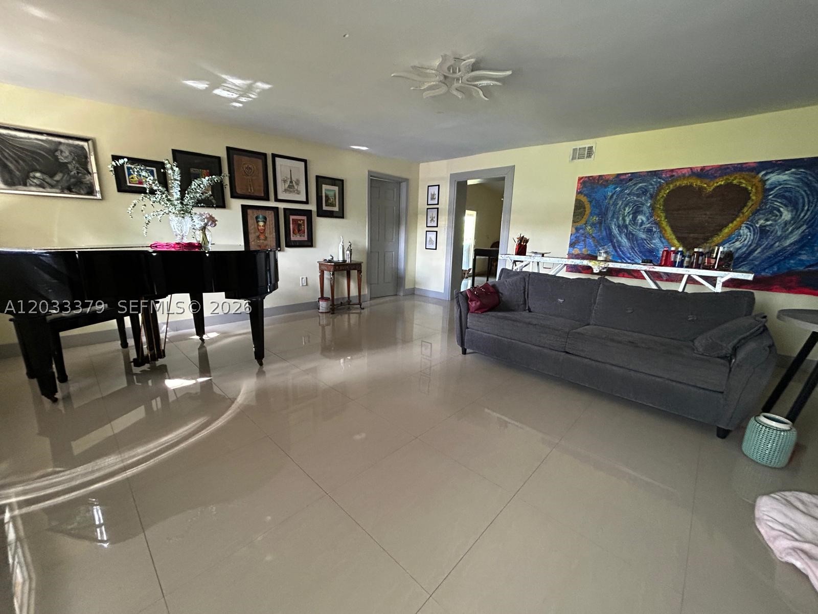 Don’t let this one-of-a-kind opportunity slide by! This single-family home sits on 2.5 acres with residential/agricultural zoning, offering endless possibilities. Located in West Kendall, it is easily accessible while still offering space, privacy, and flexibility.