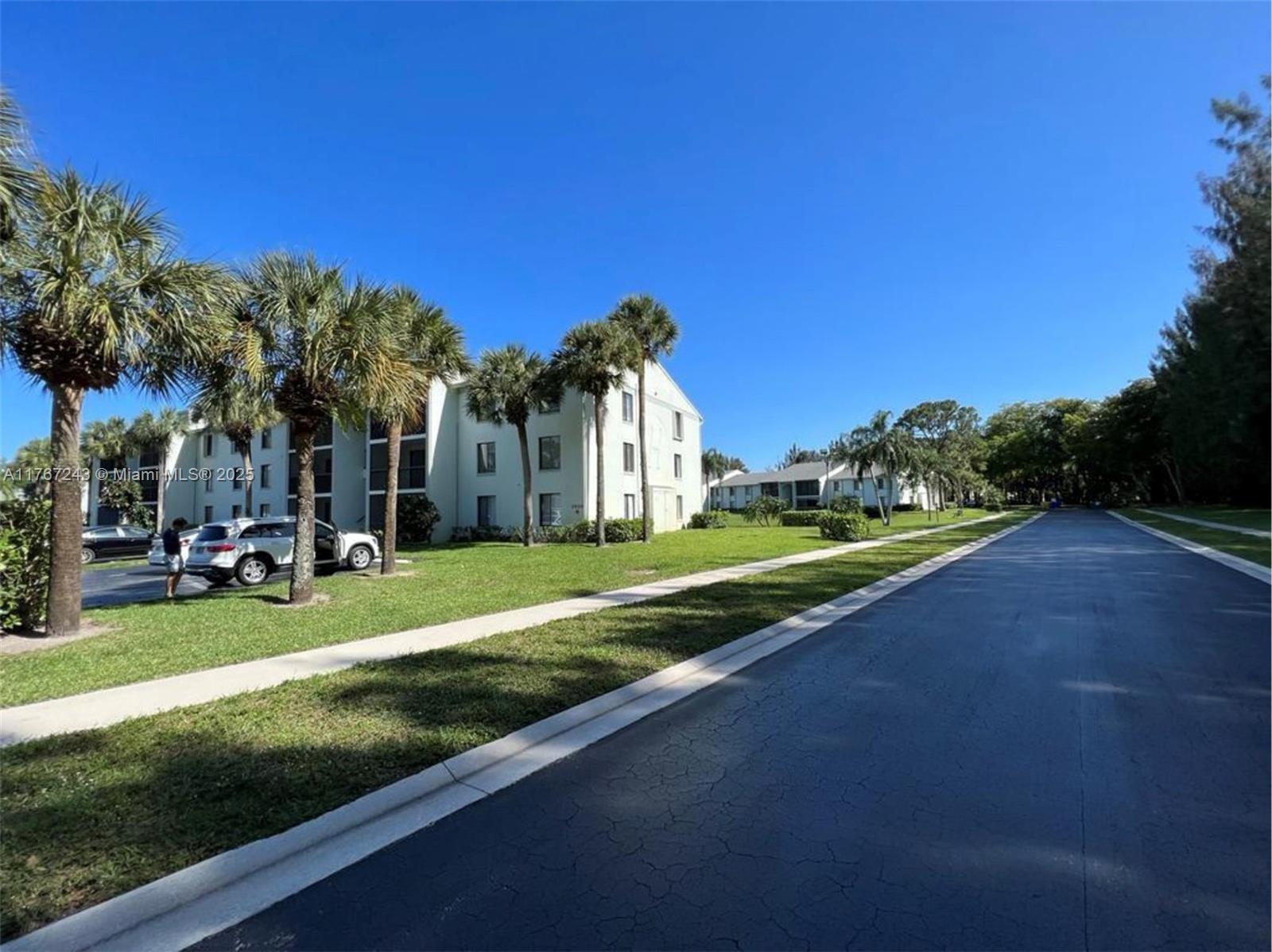 PALM CLUB WEST VILLAGE 1 - Residential Lease