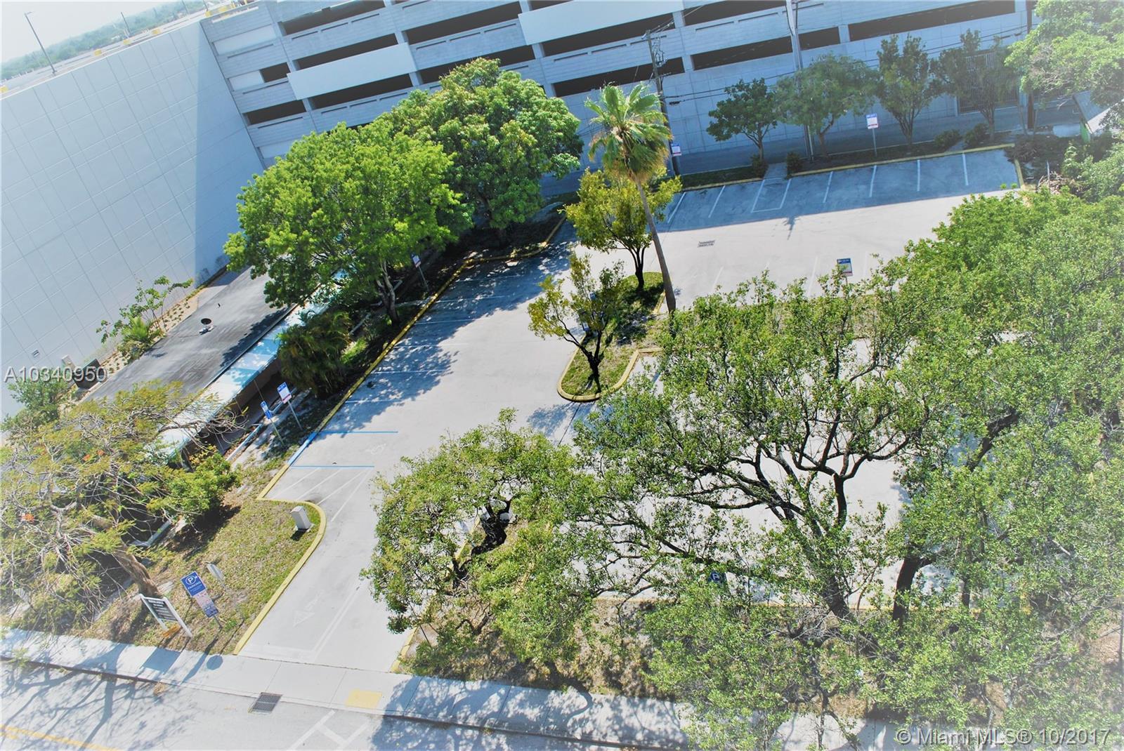 Rare opportunity to own land assemblage consisting of 3.5 parcels totaling .58 acres (175’ X 145’) steps from the newly redone Broward County Courthouse, Located on south side of SE 6 Street, East off Andrews Avenue, West of SE 1 Avenue and North of SE 7 Street. The City Center District site consists of 25,375 SF and benefits from liberal RAC-CC zoning allowing for high intensity downtown district development including mixed use development. Currently being used as a commercial parking lot as well as a small 4 unit apartment building on site. Property has easy egress and ingress from different directions and is near Las Olas, Publix, Avenue of the Arts, Fort Lauderdale Arts District, renowned beaches and is about 1/2 a block to a proposed "Wave" streetcar station.