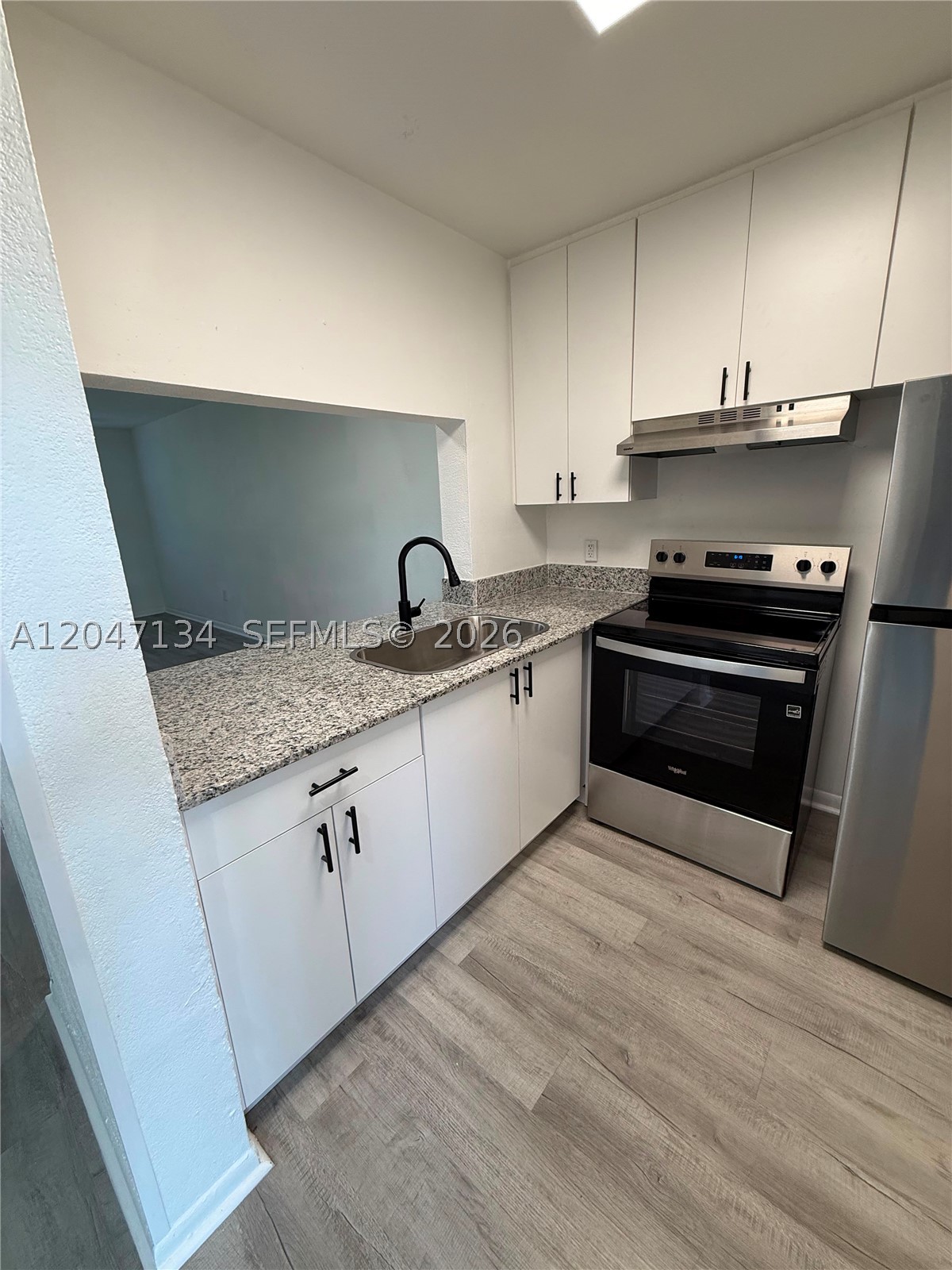 VISTA SHORES - Residential Lease