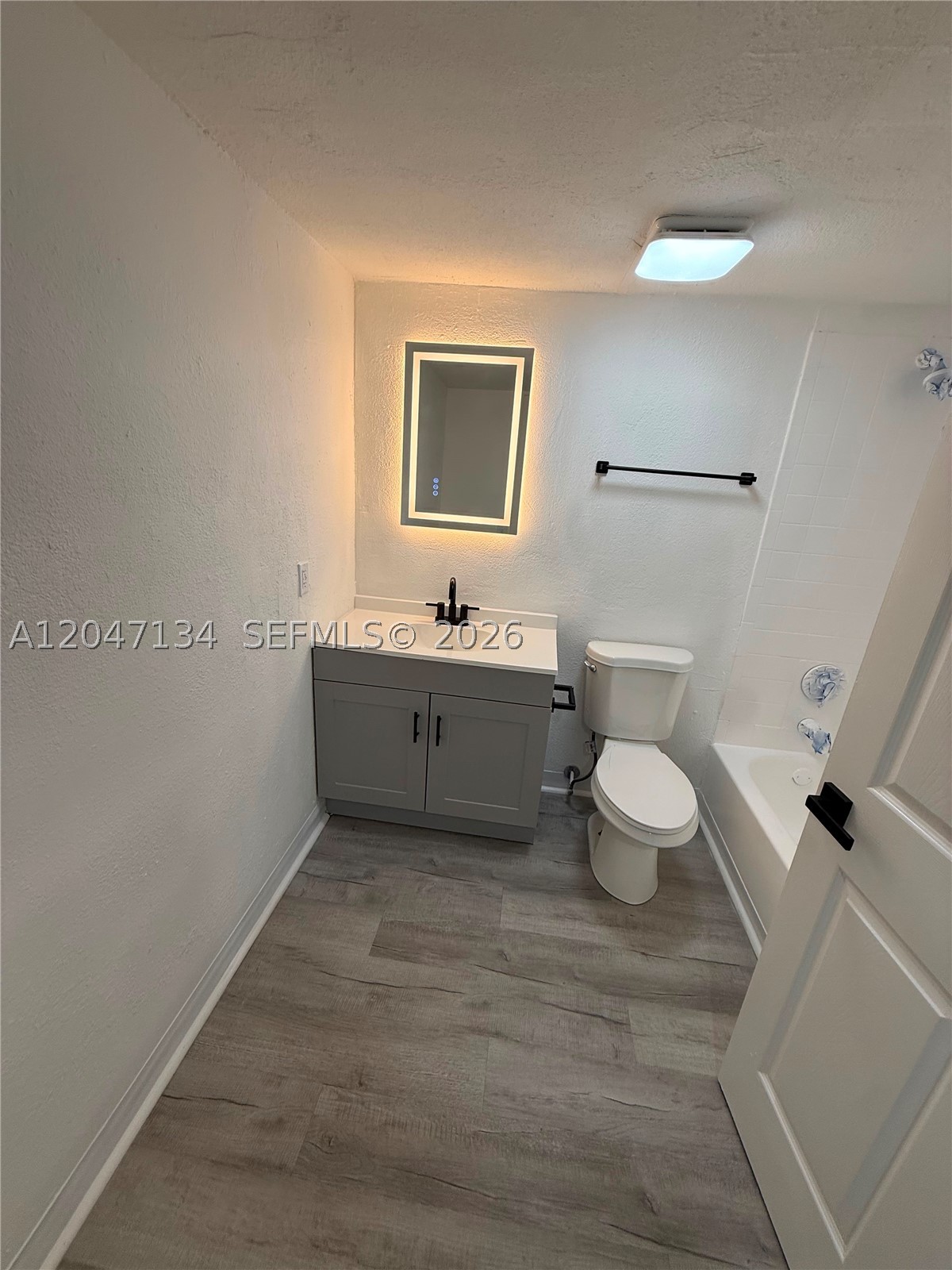 VISTA SHORES - Residential Lease