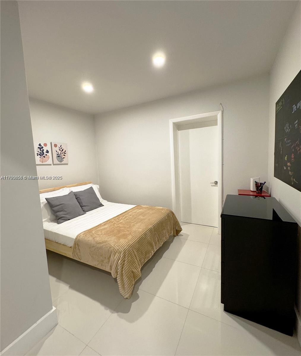 IVES ESTATES SEC 5 - Residential Lease