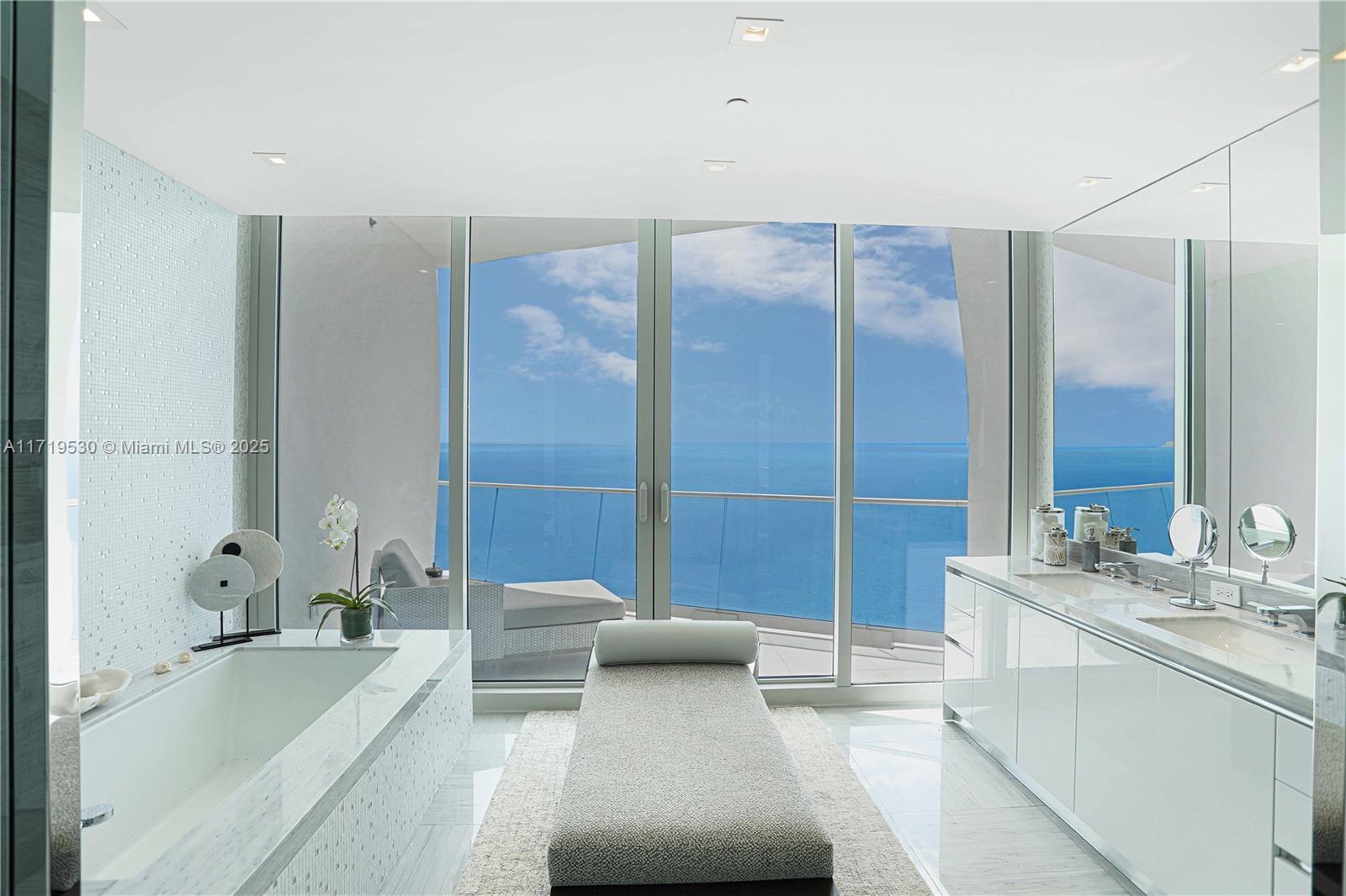 JADE SIGNATURE CONDO - Residential