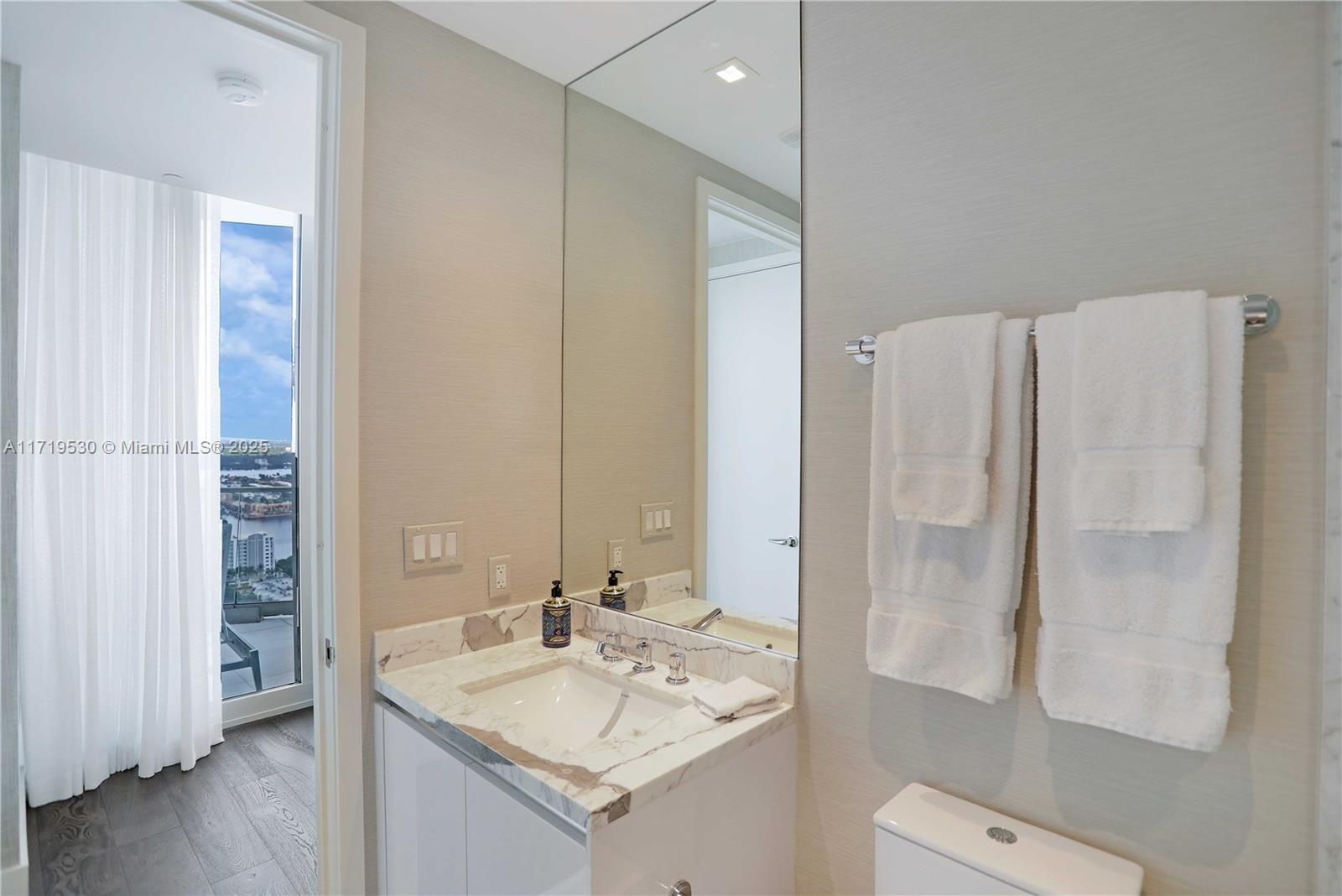 JADE SIGNATURE CONDO - Residential