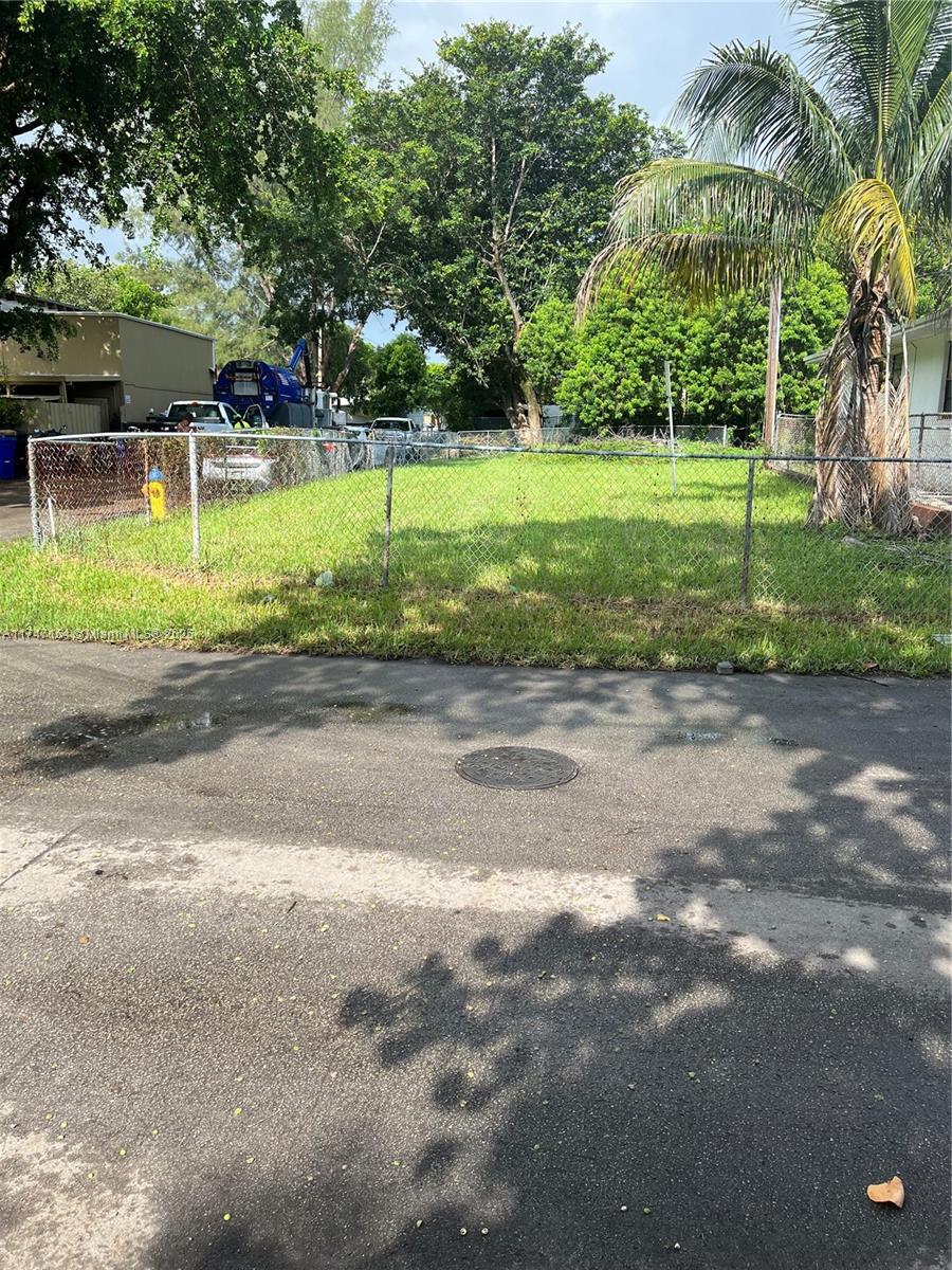 Corner lot Block Assemblage DEVELOPERS DREAM Convenient Accessibility To Major retail Prime Neighborhood
demographics Favorable T6-8-0 Zoning East block 07-2221-003-3461(1,614 sf), 07-2221-003-3460 (1,385 sf),
07-2221-003-3462 (1,385 sf), 07-2221-003-3463 (1,385 sf), total assemblage 1 parcels four lots 5,769 square
feet. The perfect spot to build your dream home? Look no further than this prime plot of land located in the Trailer City neighborhood of North Miami Beach. This spacious lot boasts a brand-new fence, water & sewer hookups, electricity ready for your convenience. Don't miss out on this incredible opportunity to own a piece of paradise in one of Miami's most desirable neighborhoods.