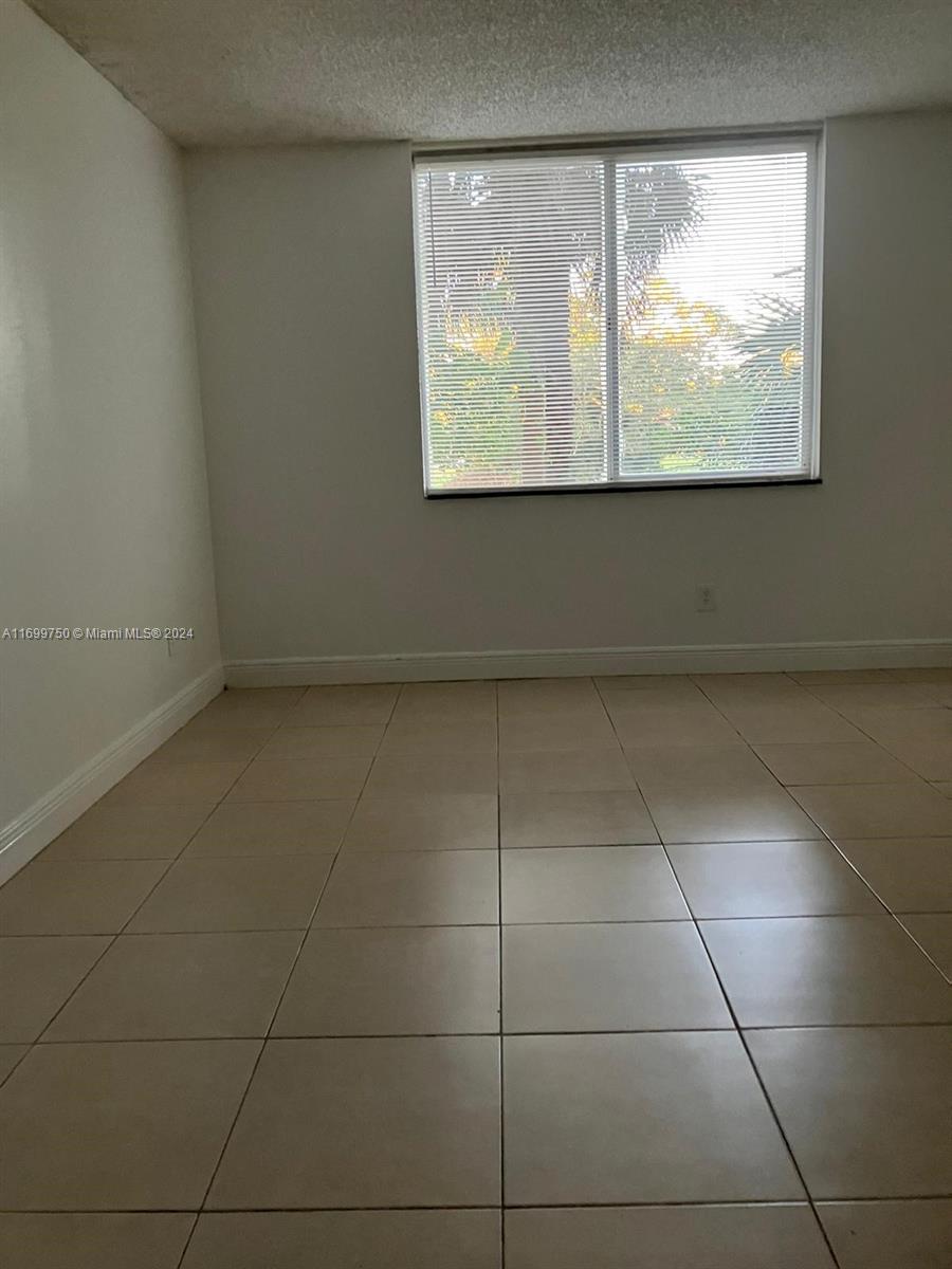 WINDWARD LAKES CONDO - Residential Lease