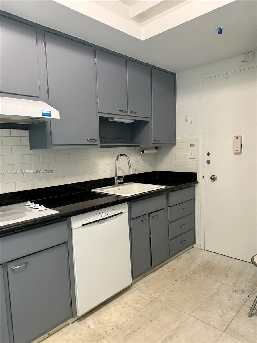 CRYSTAL HOUSE CONDO - Residential Lease
