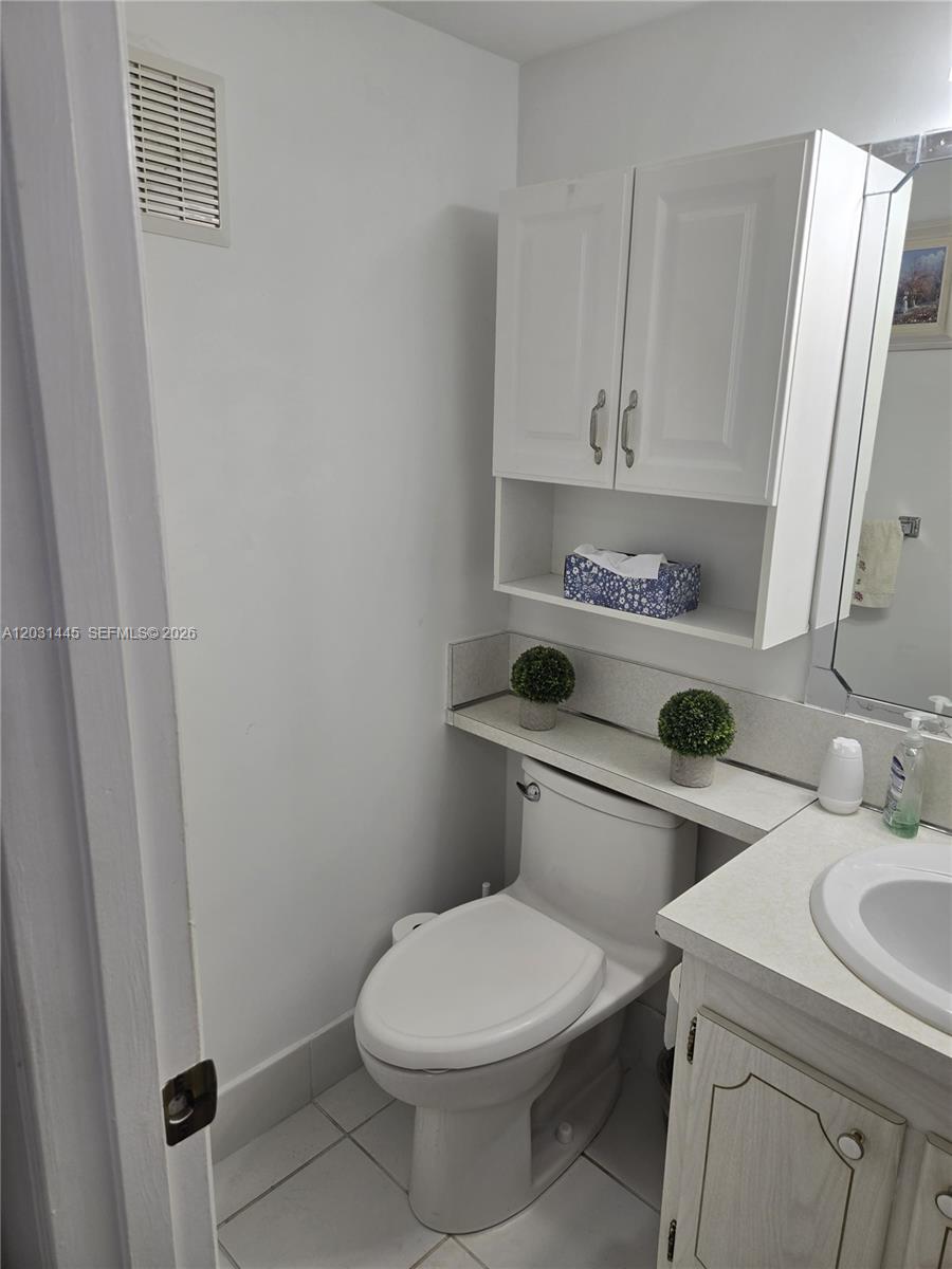 CAMBRIDGE A CONDO - Residential Lease