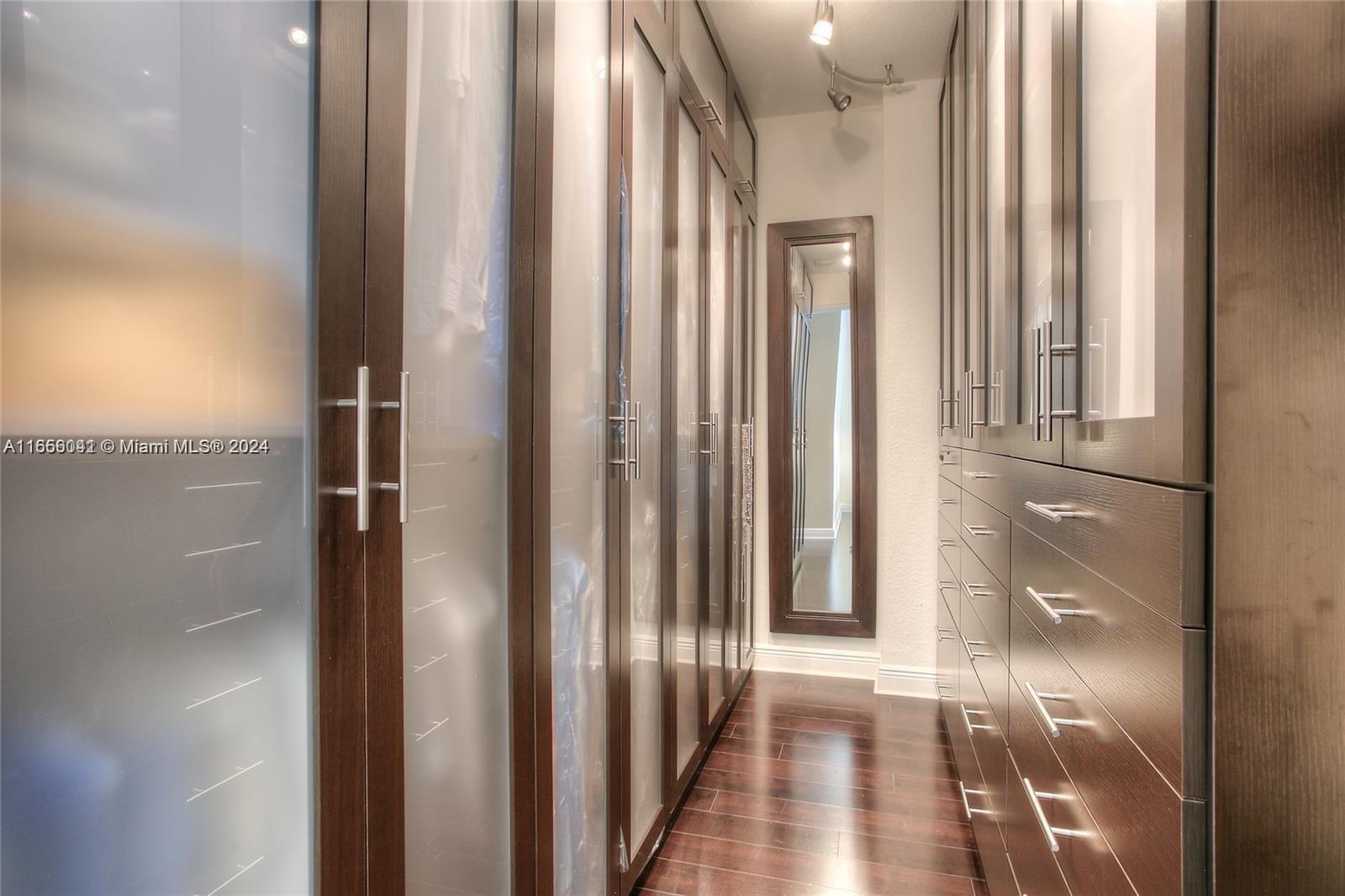 GROVE ENCLAVE CONDO - Residential Lease