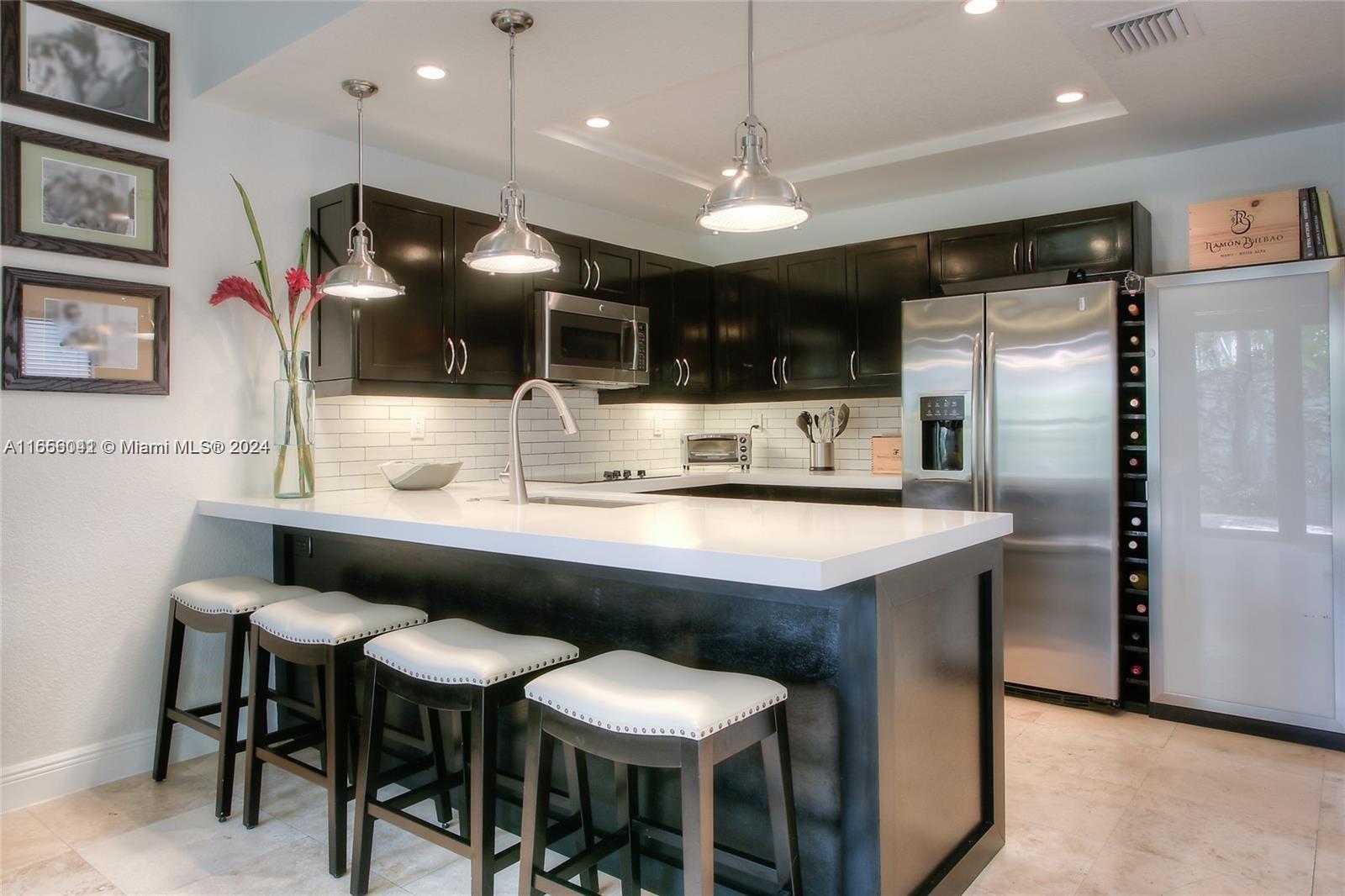 GROVE ENCLAVE CONDO - Residential Lease