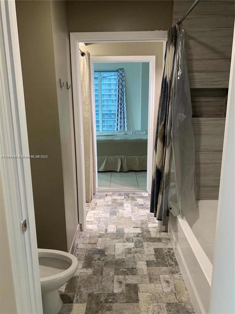 INFINITY AT BRICKELL COND - Residential Lease