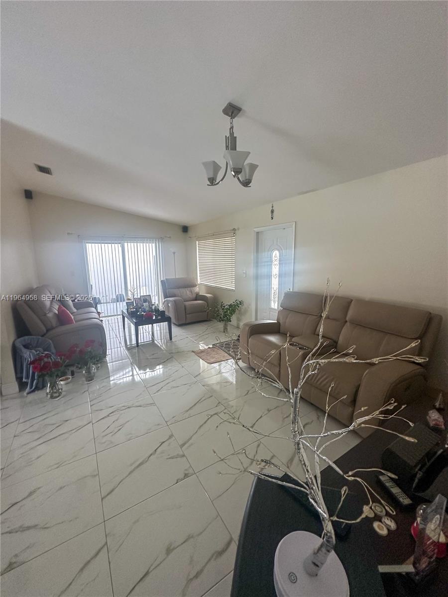 KENDALE ROYAL AMEND - Residential