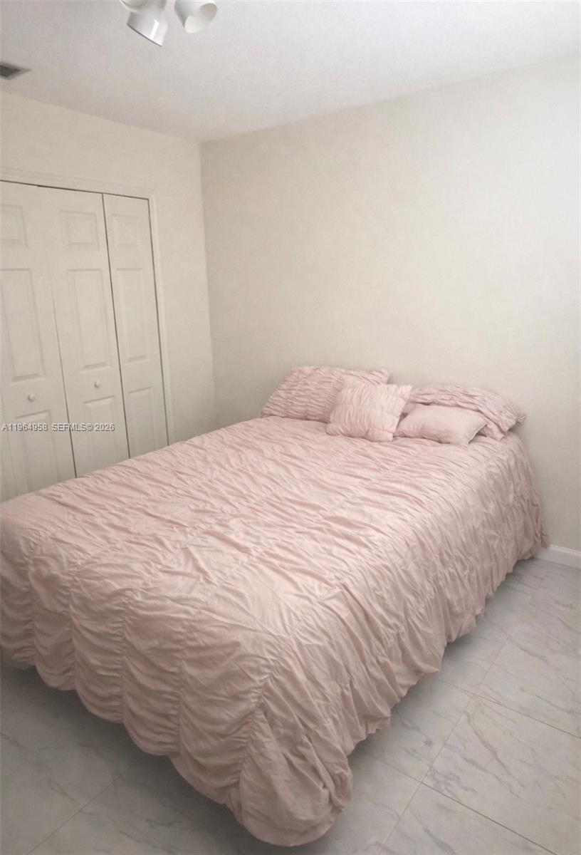 KENDALE ROYAL AMEND - Residential