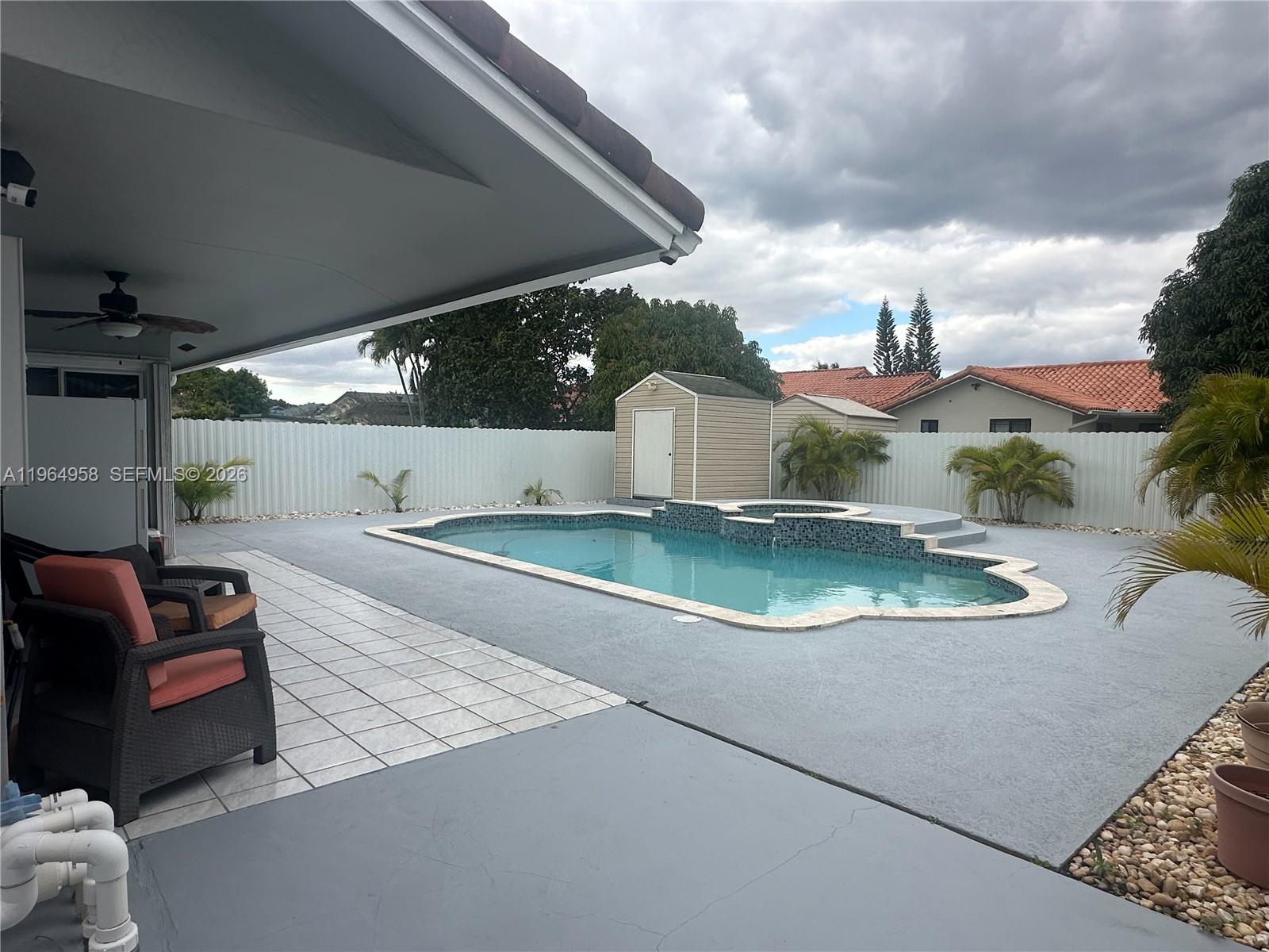 KENDALE ROYAL AMEND - Residential