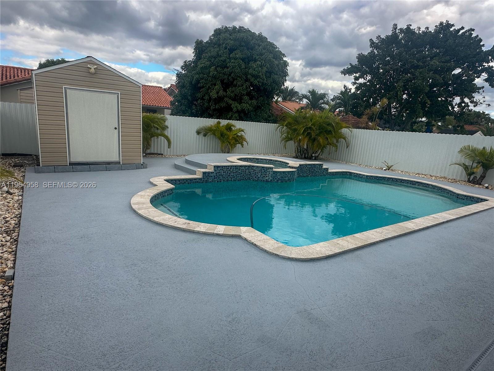 KENDALE ROYAL AMEND - Residential