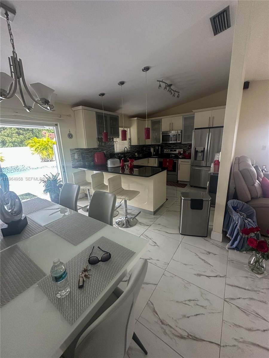 KENDALE ROYAL AMEND - Residential