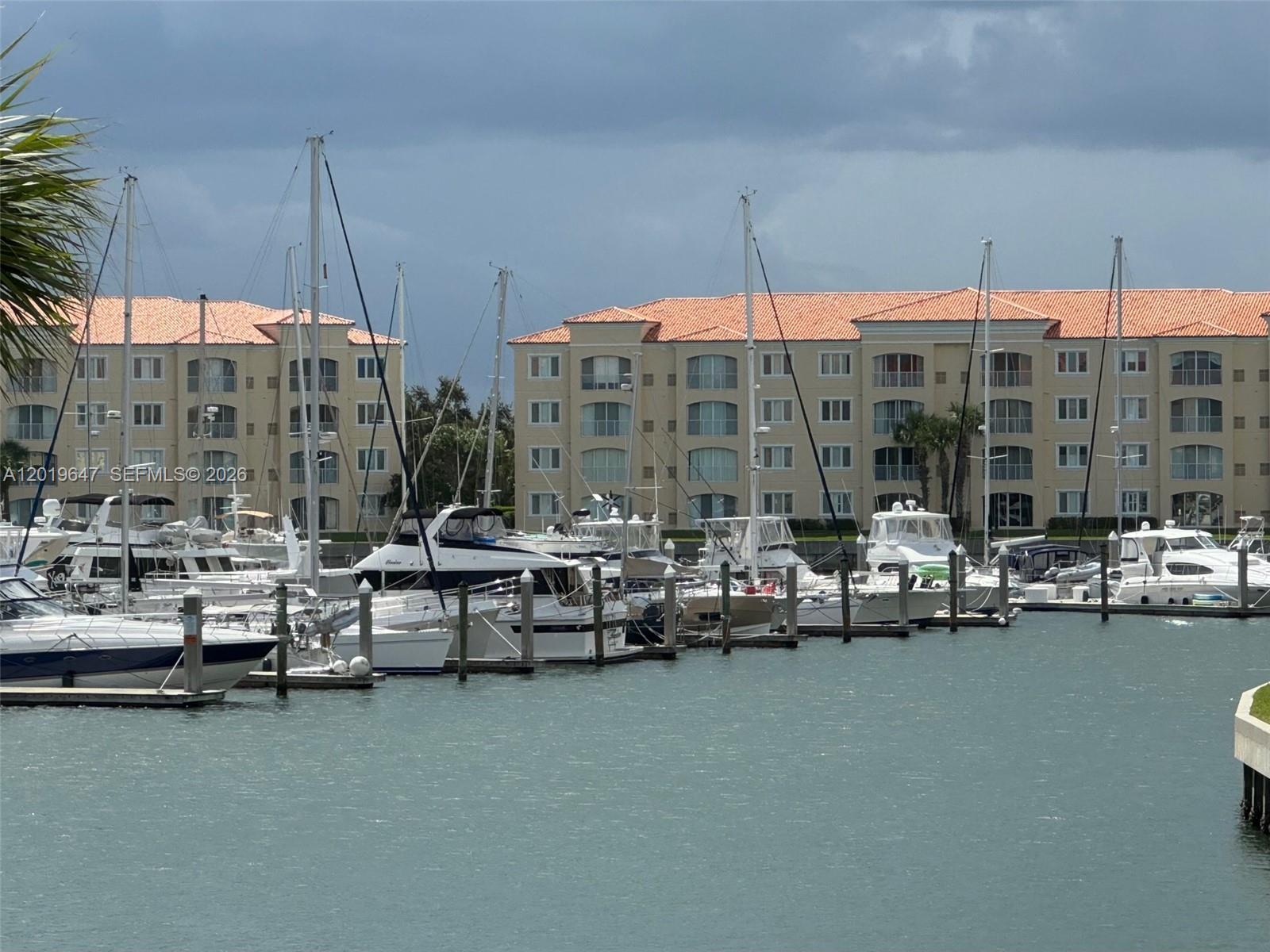 HARBOUR ISLE AT HUTCHINSO - Residential