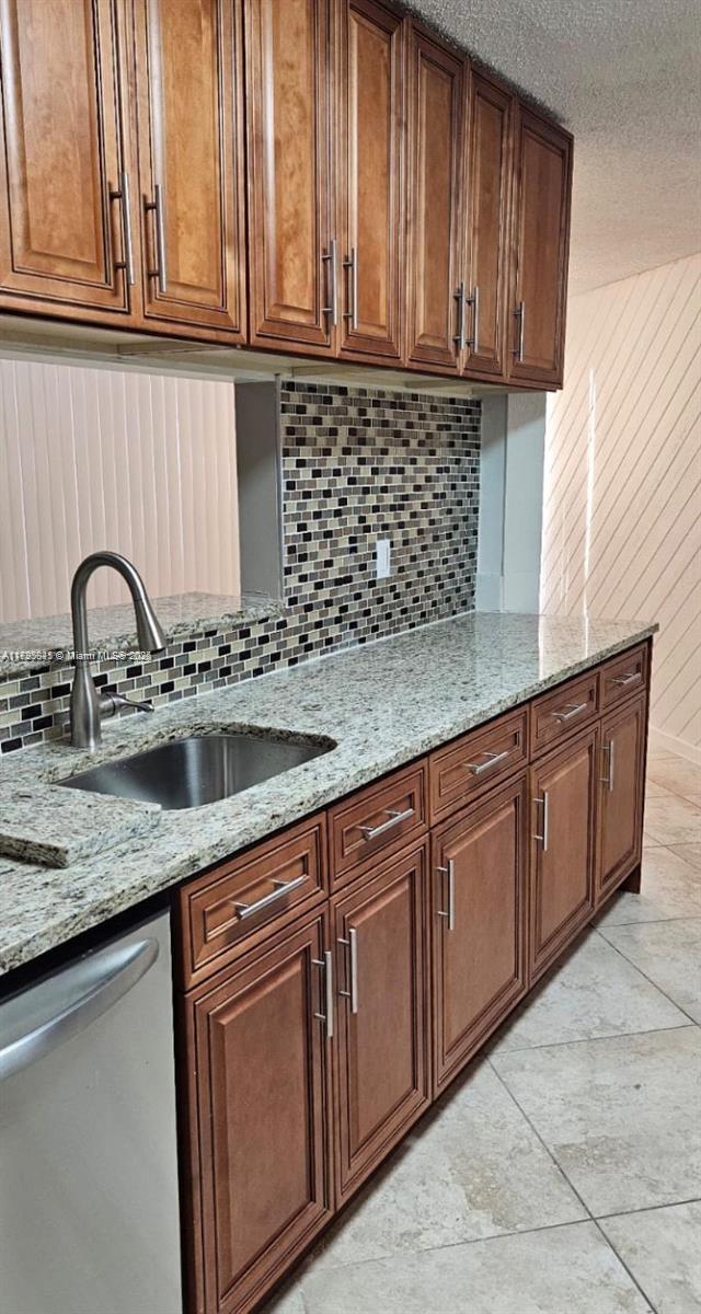 LE CHATEAU CONDO - Residential Lease