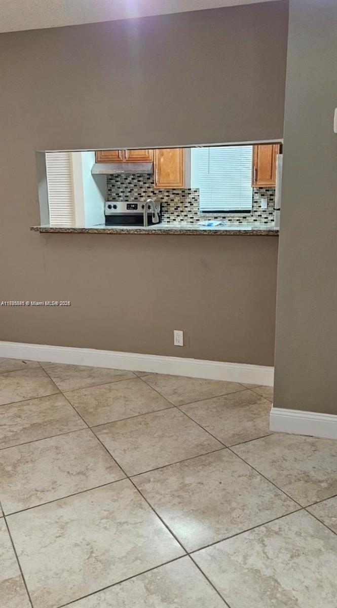 LE CHATEAU CONDO - Residential Lease