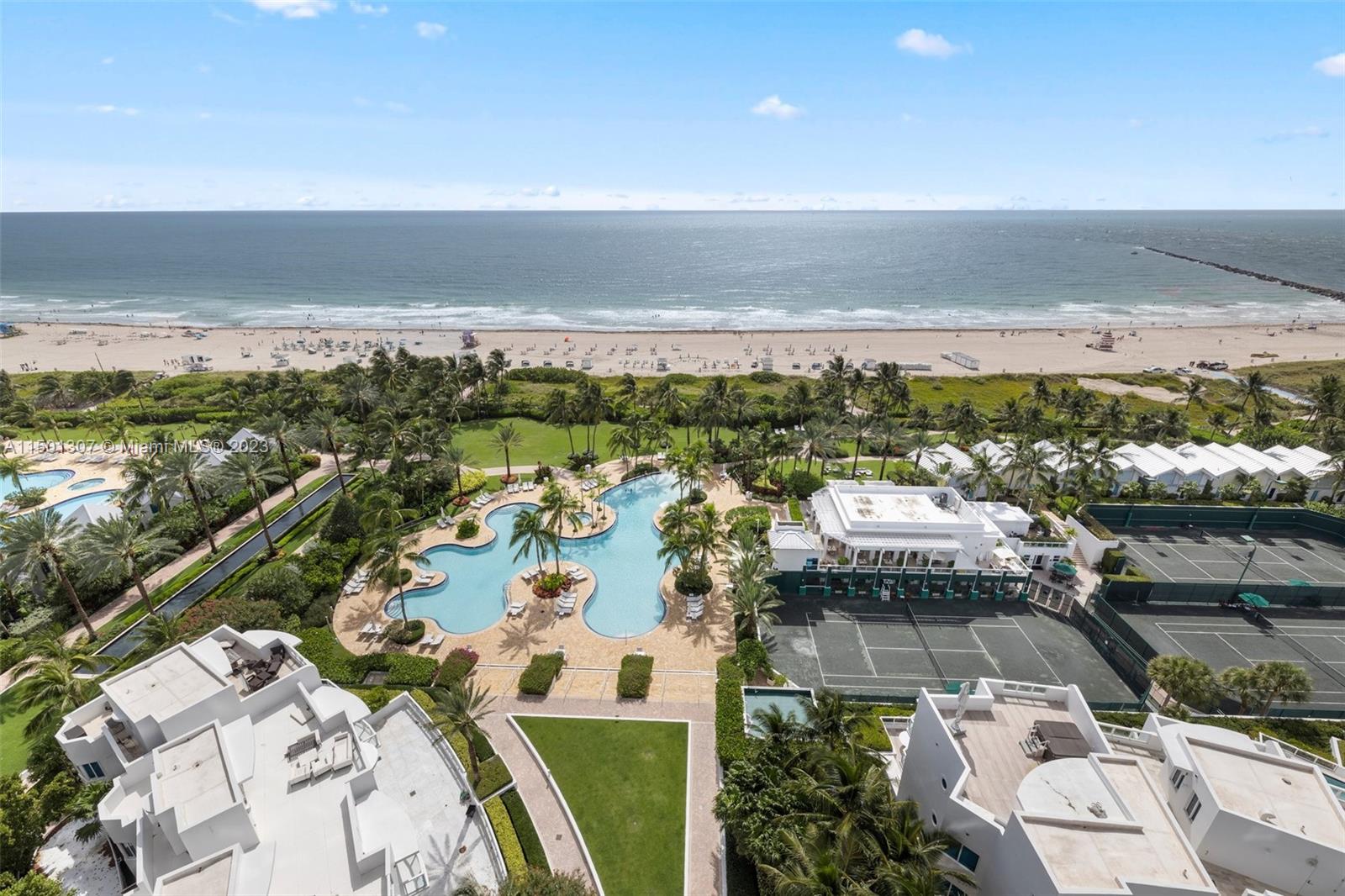 CONTINUUM ON SOUTH BEACH - Residential