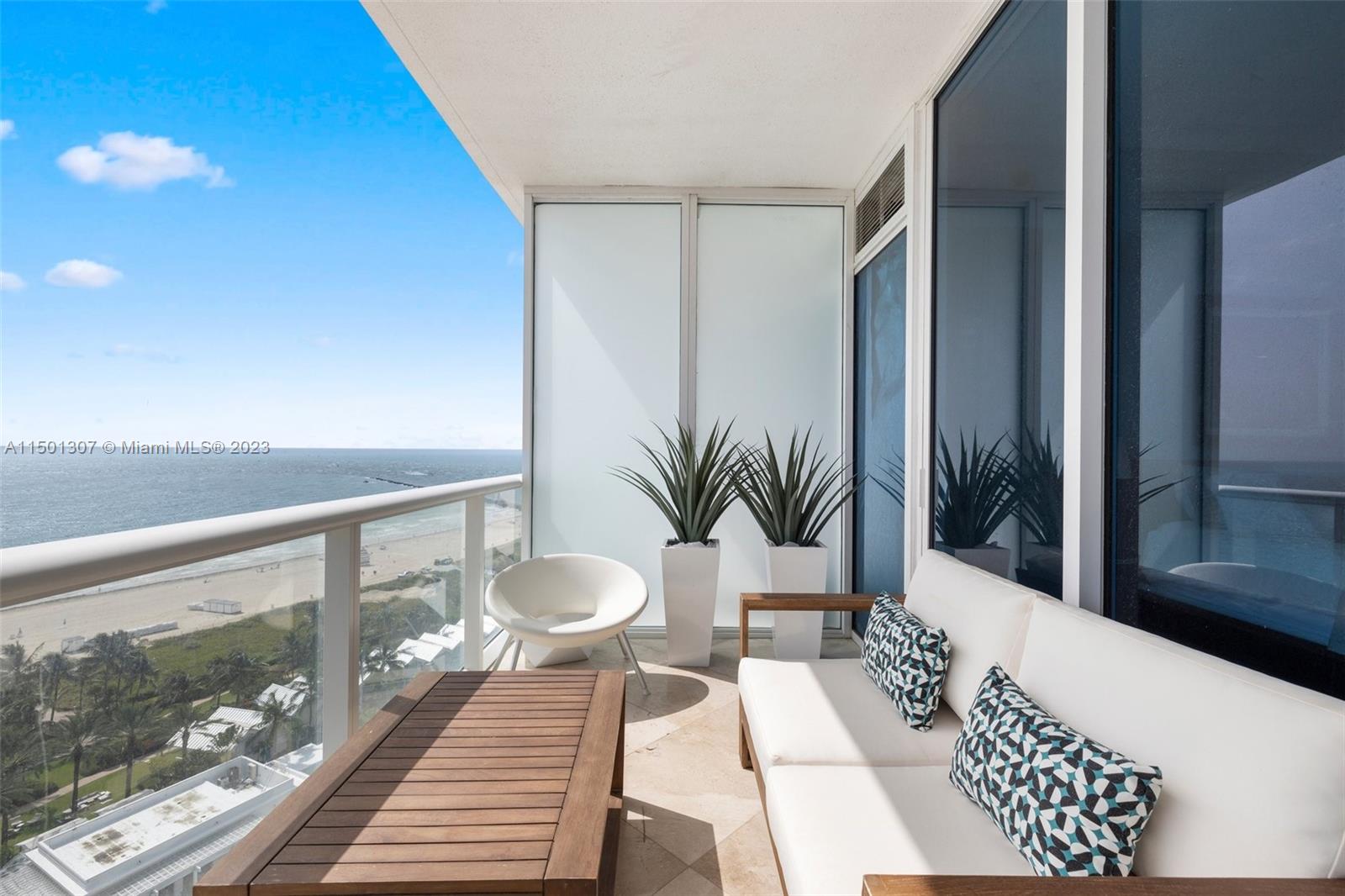 CONTINUUM ON SOUTH BEACH - Residential