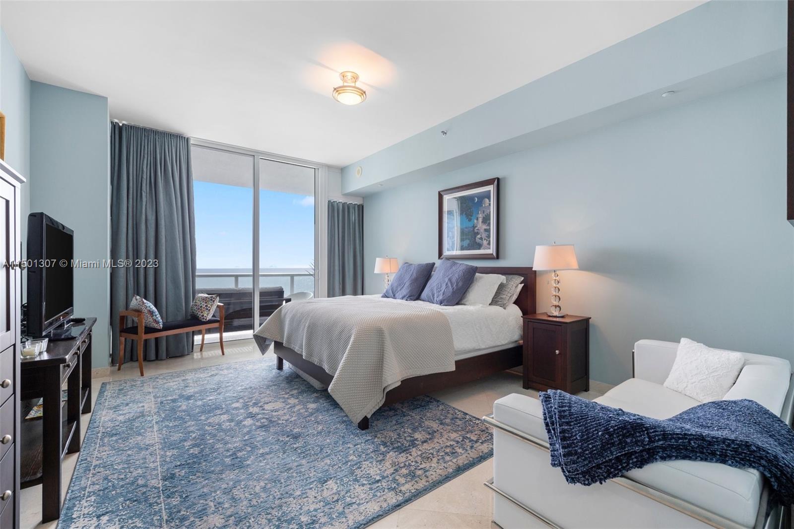 CONTINUUM ON SOUTH BEACH - Residential