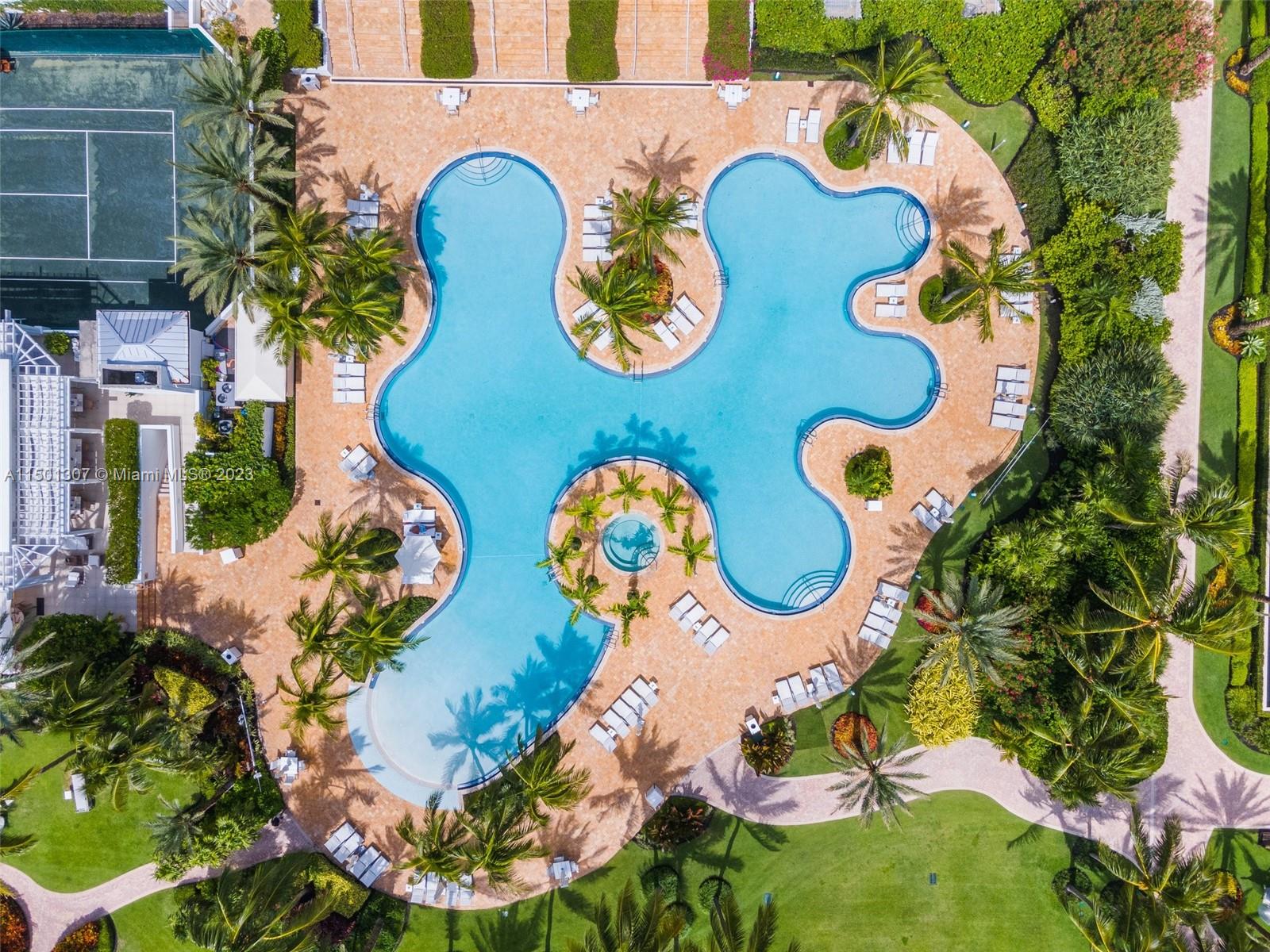 CONTINUUM ON SOUTH BEACH - Residential