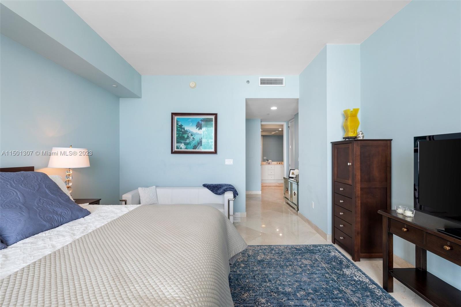 CONTINUUM ON SOUTH BEACH - Residential