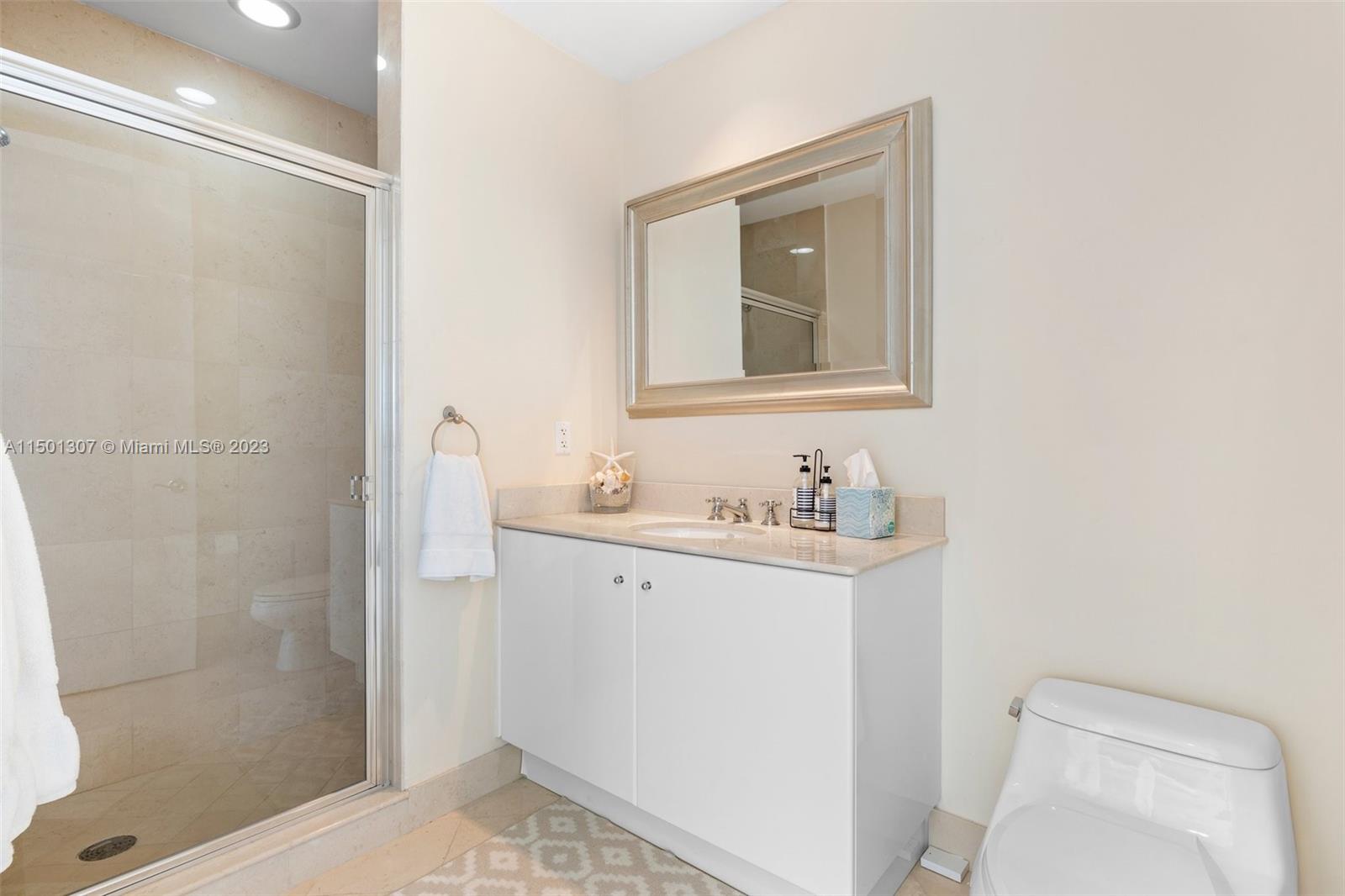 CONTINUUM ON SOUTH BEACH - Residential