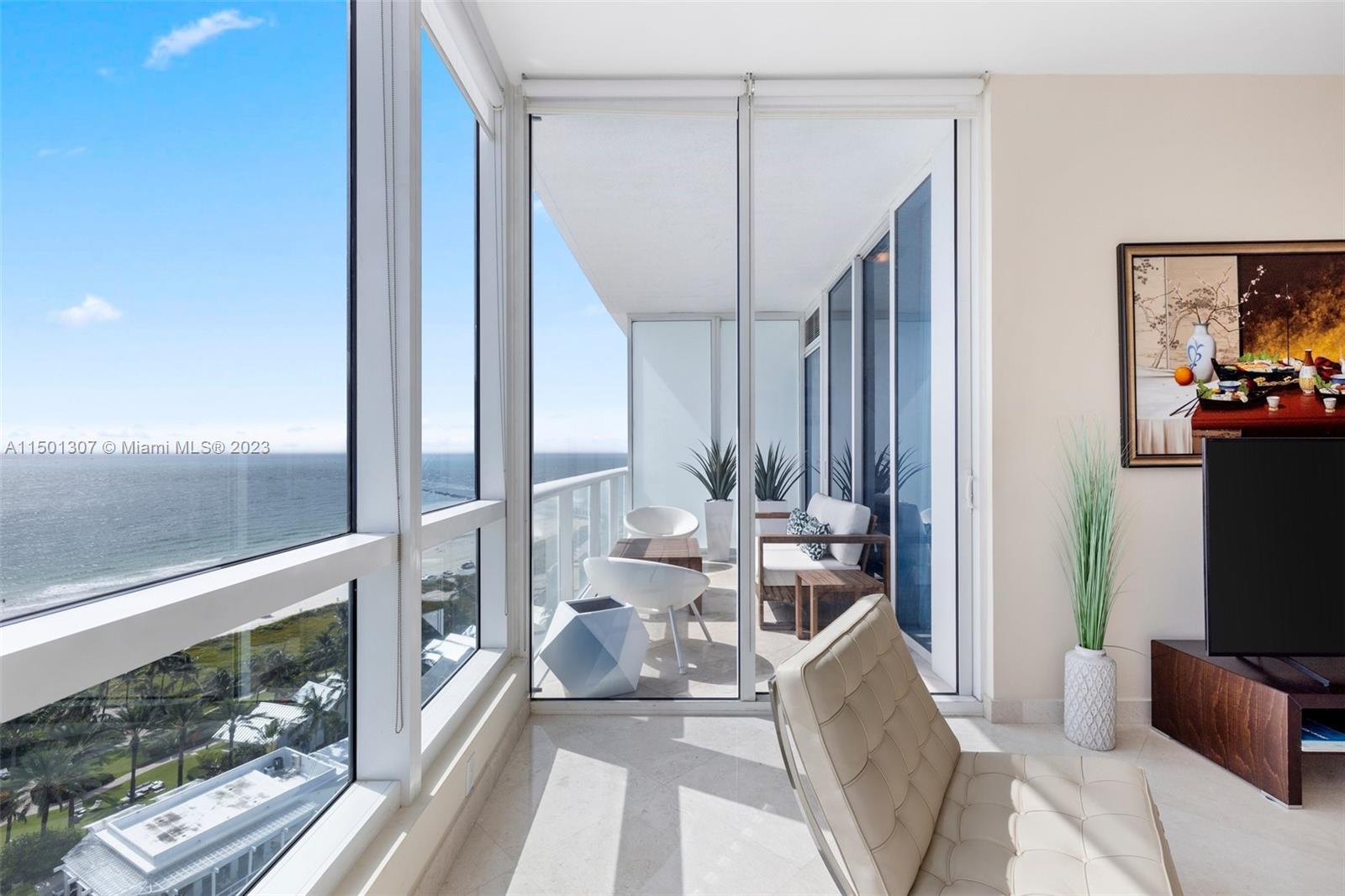 CONTINUUM ON SOUTH BEACH - Residential