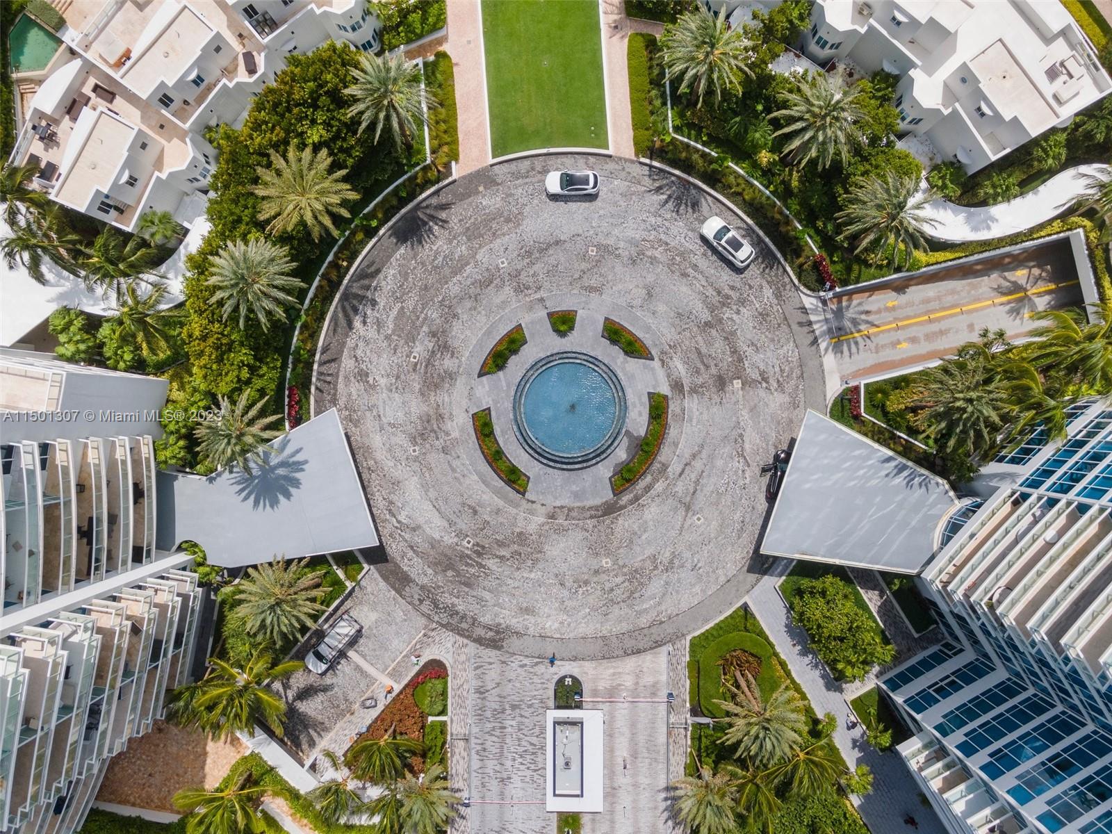 CONTINUUM ON SOUTH BEACH - Residential