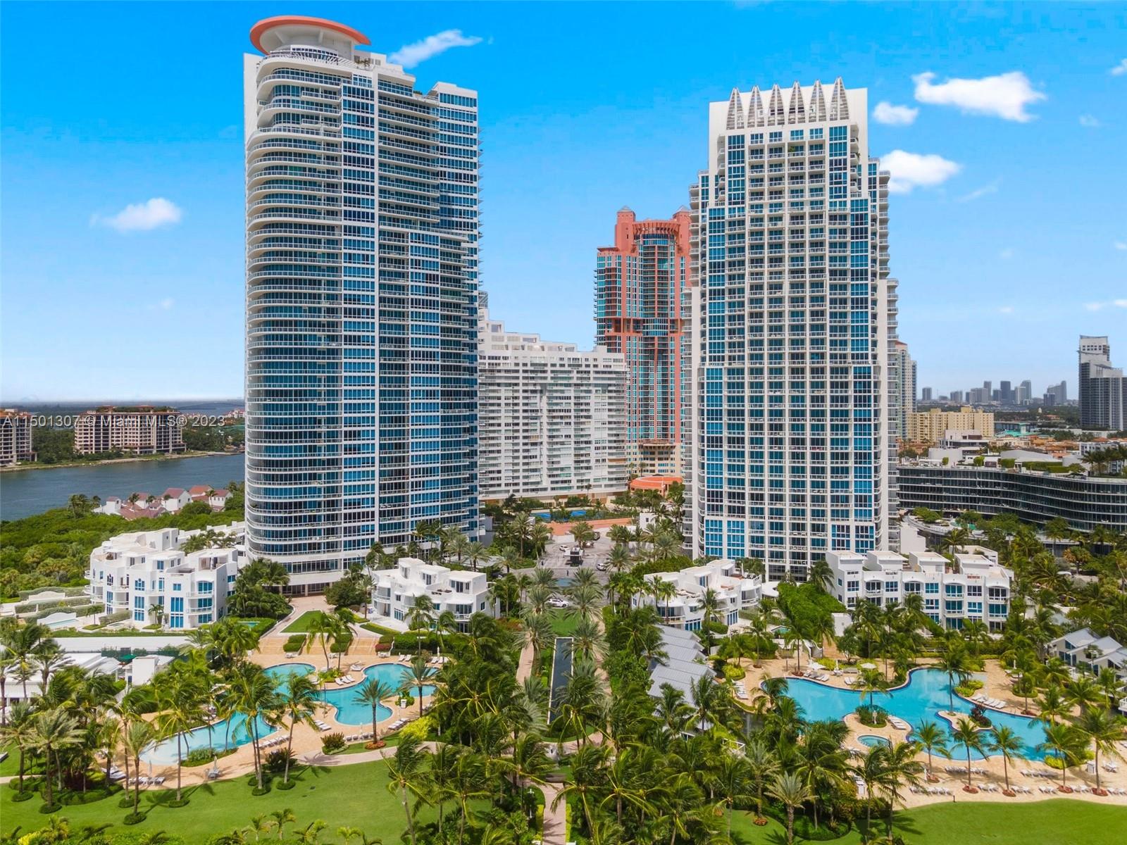 CONTINUUM ON SOUTH BEACH - Residential