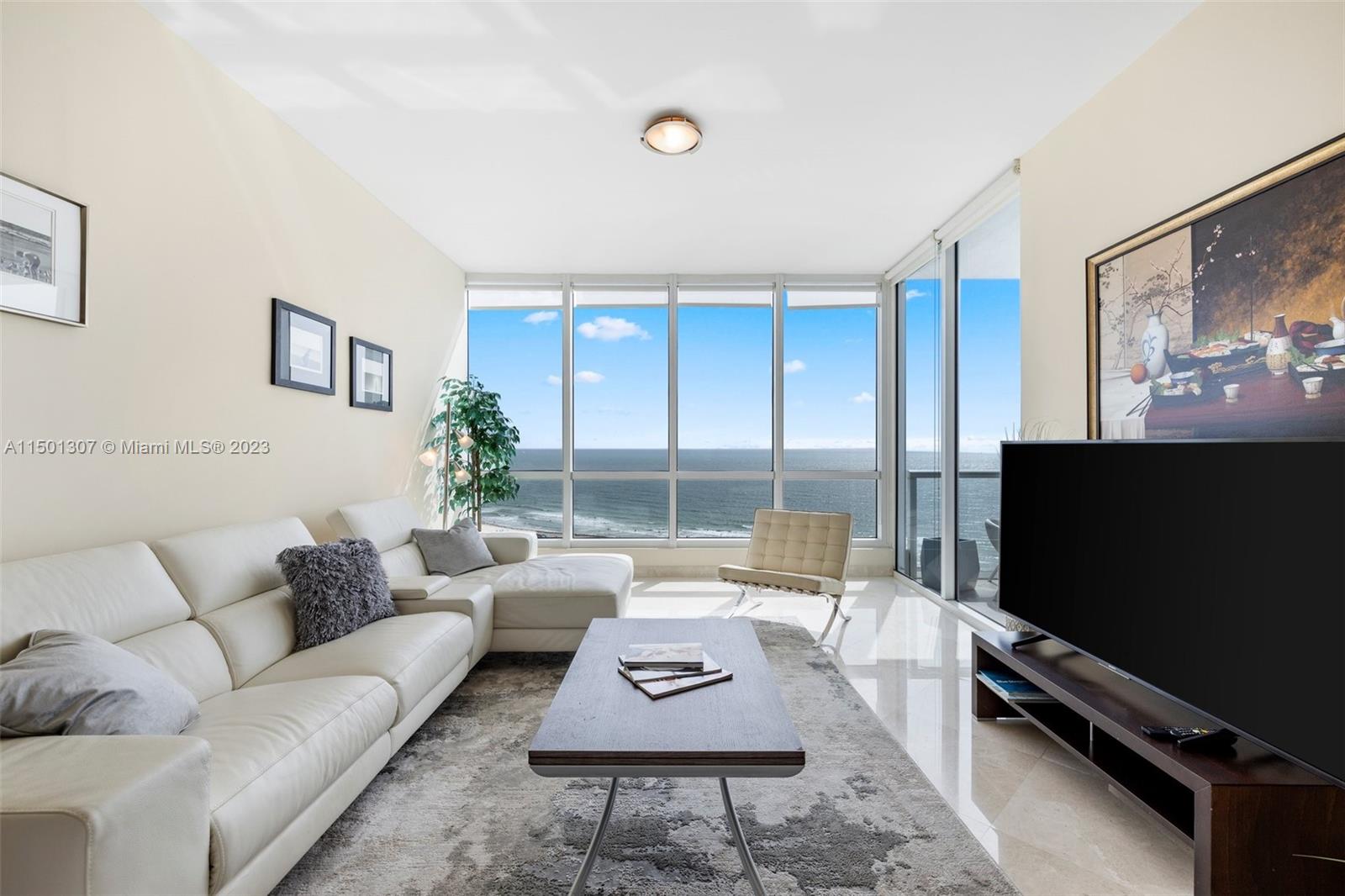 CONTINUUM ON SOUTH BEACH - Residential